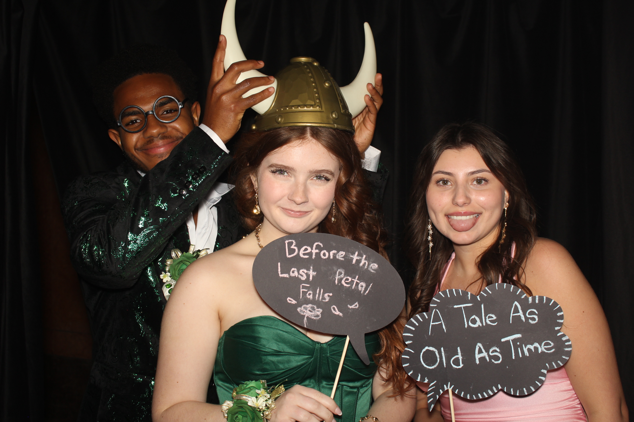  Cooper High School Prom | View more photos from the event at gallery.photoboothcincy.com/u/PhotoBoothCincy/Cooper-High-School-Prom-0