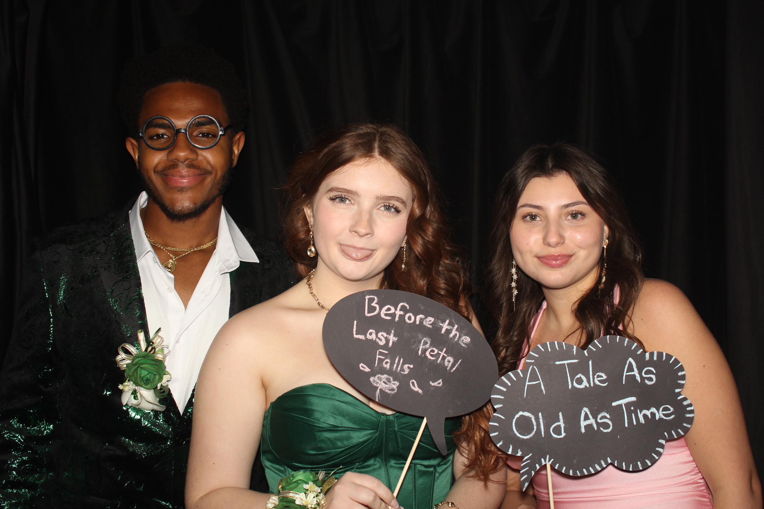  Cooper High School Prom | View more photos from the event at gallery.photoboothcincy.com/u/PhotoBoothCincy/Cooper-High-School-Prom-0