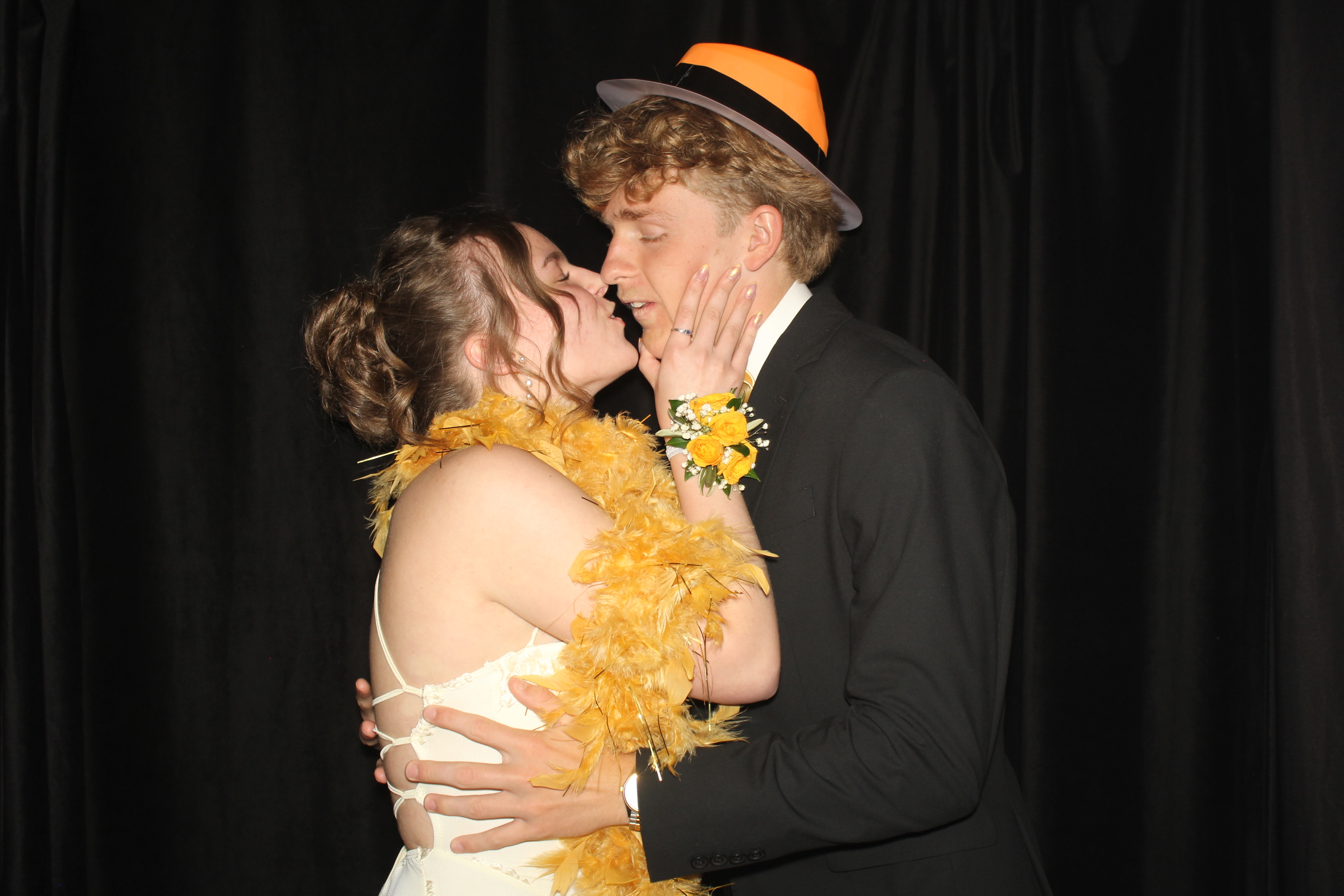  Cooper High School Prom | View more photos from the event at gallery.photoboothcincy.com/u/PhotoBoothCincy/Cooper-High-School-Prom-0