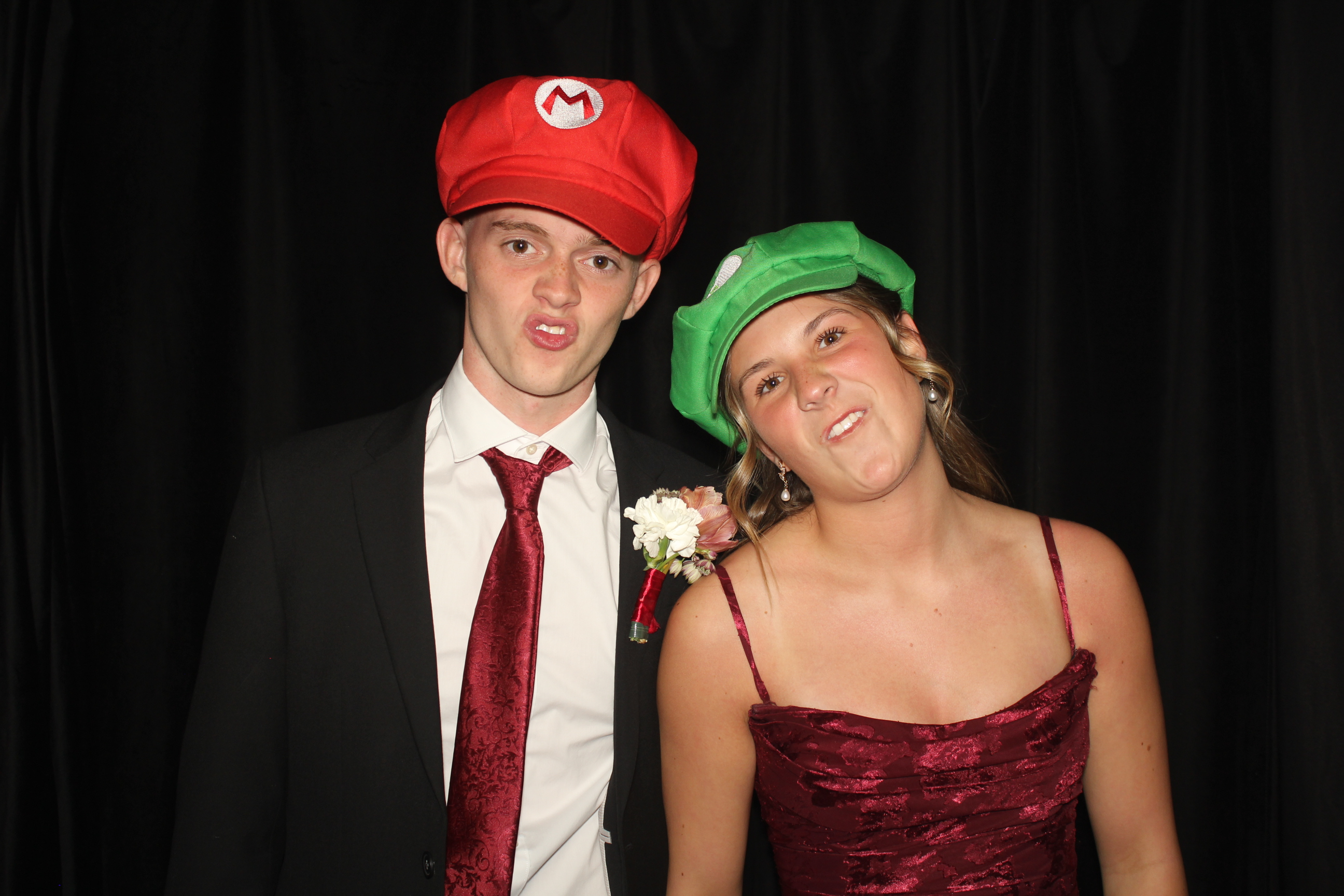  Cooper High School Prom | View more photos from the event at gallery.photoboothcincy.com/u/PhotoBoothCincy/Cooper-High-School-Prom-0