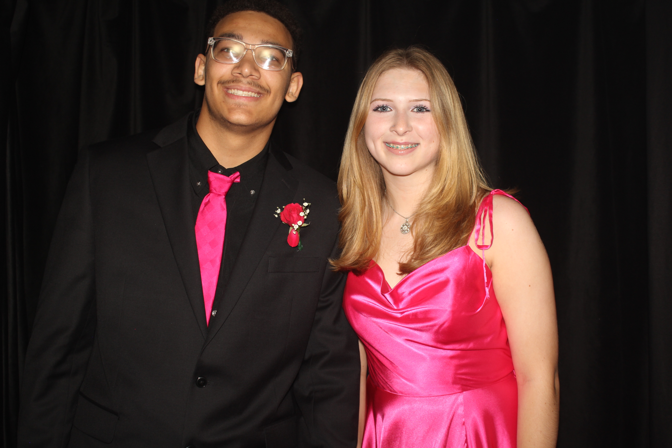  Cooper High School Prom | View more photos from the event at gallery.photoboothcincy.com/u/PhotoBoothCincy/Cooper-High-School-Prom-0