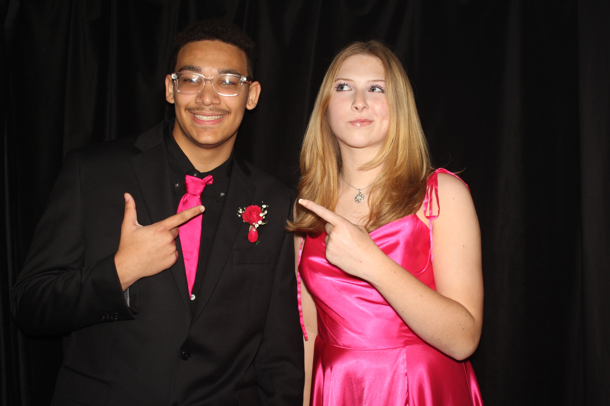  Cooper High School Prom | View more photos from the event at gallery.photoboothcincy.com/u/PhotoBoothCincy/Cooper-High-School-Prom-0