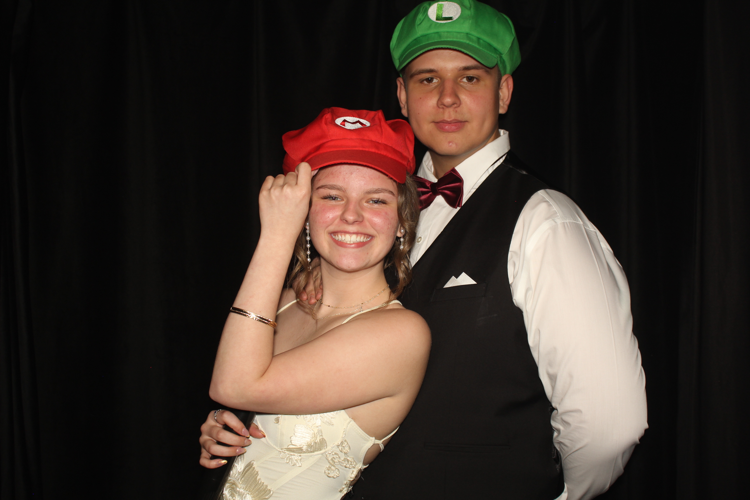  Cooper High School Prom | View more photos from the event at gallery.photoboothcincy.com/u/PhotoBoothCincy/Cooper-High-School-Prom-0