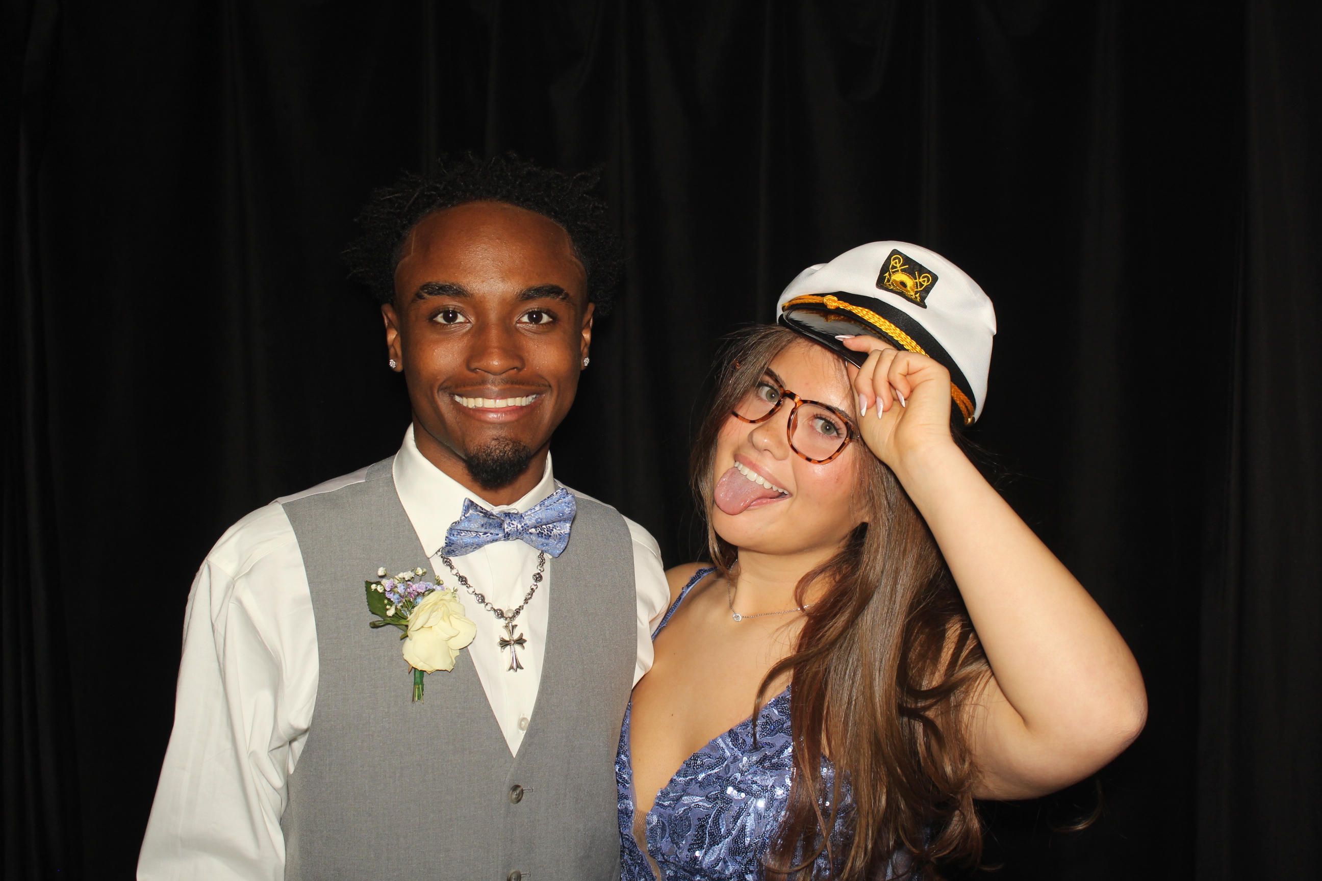  Cooper High School Prom | View more photos from the event at gallery.photoboothcincy.com/u/PhotoBoothCincy/Cooper-High-School-Prom-0