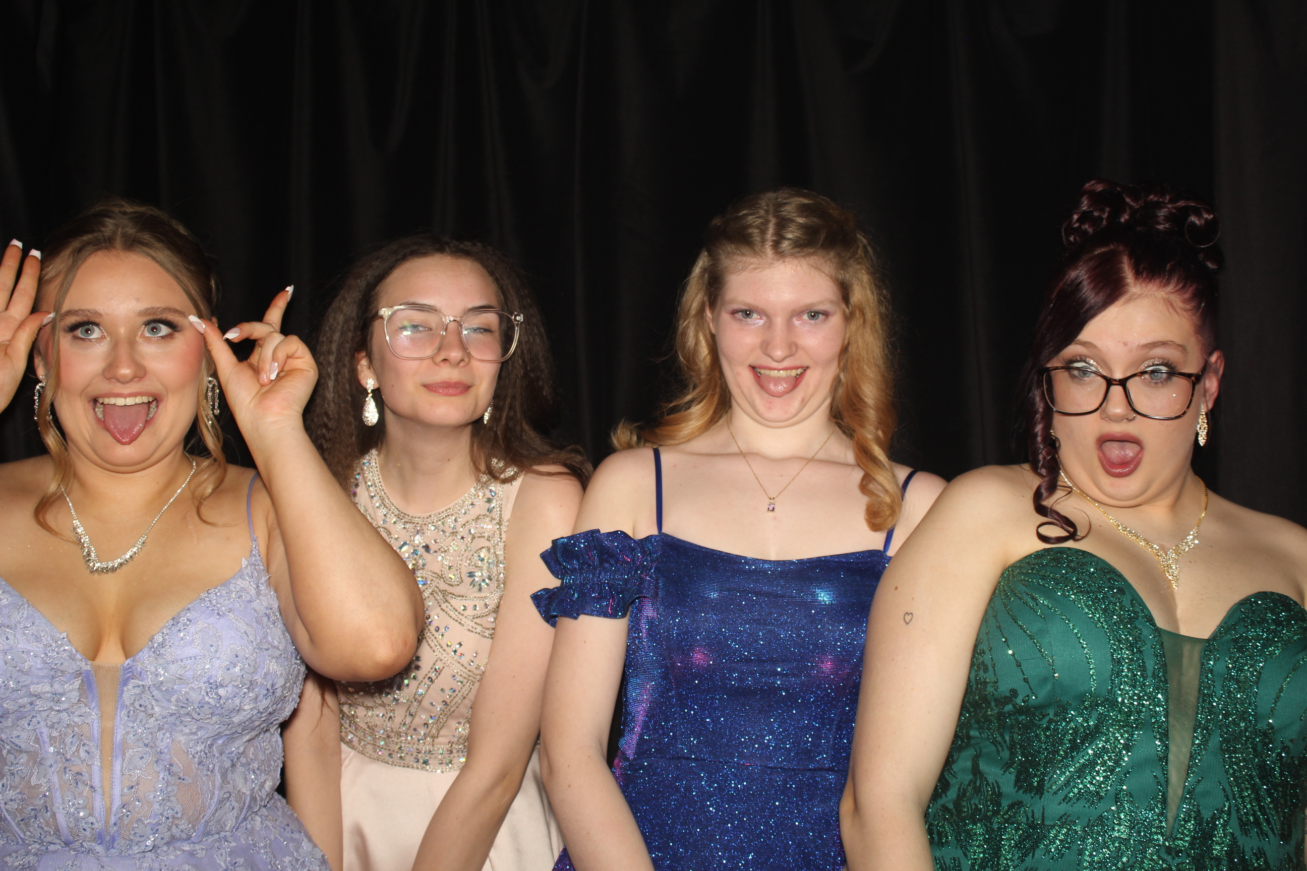  Cooper High School Prom | View more photos from the event at gallery.photoboothcincy.com/u/PhotoBoothCincy/Cooper-High-School-Prom-0