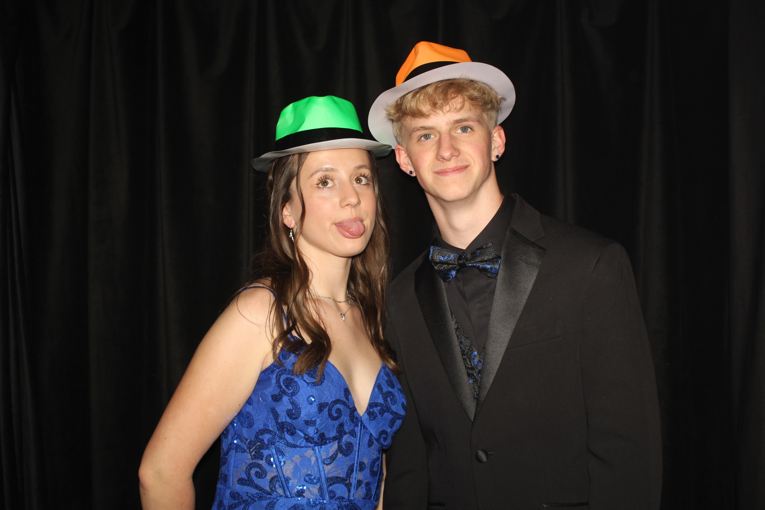  Cooper High School Prom | View more photos from the event at gallery.photoboothcincy.com/u/PhotoBoothCincy/Cooper-High-School-Prom-0