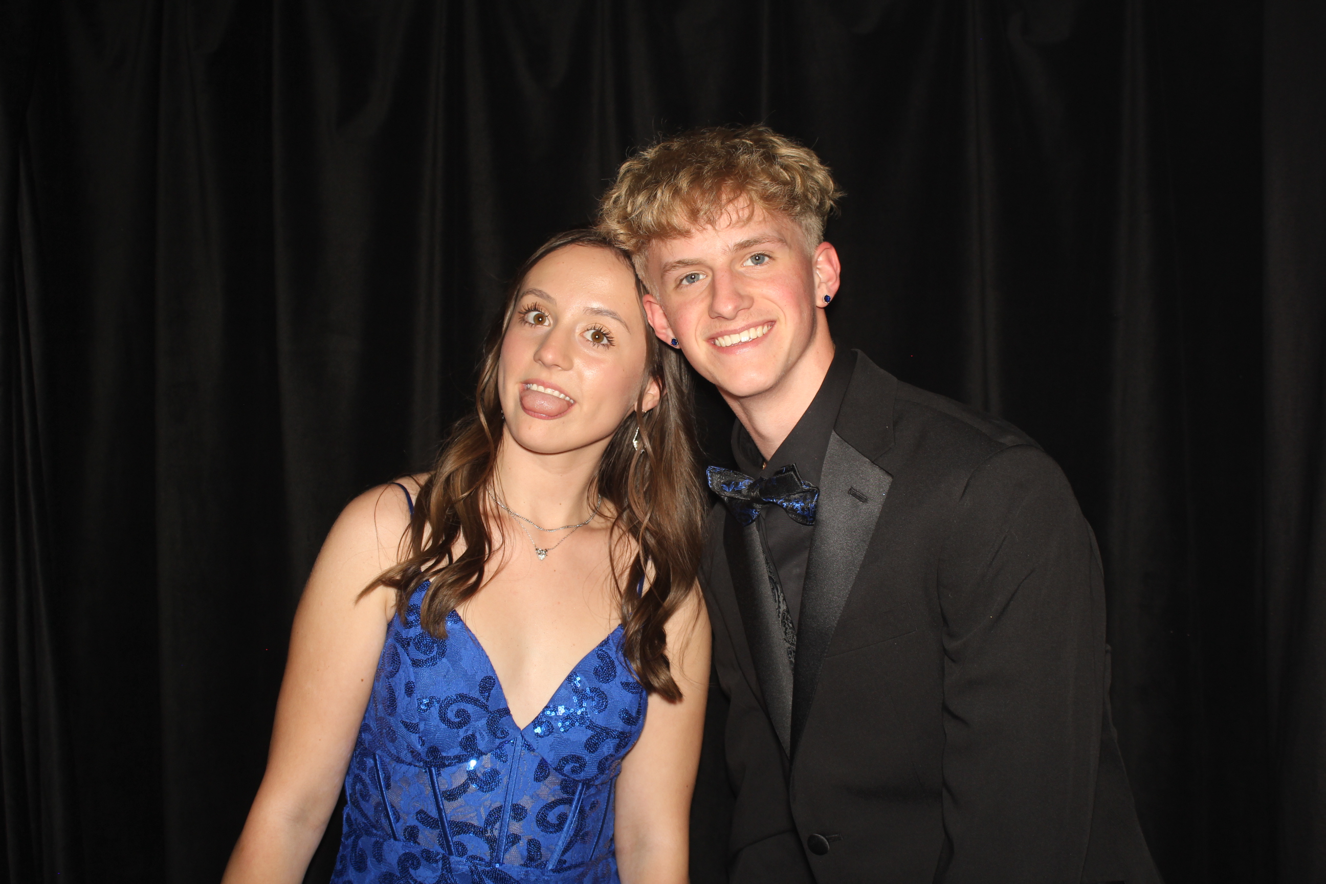  Cooper High School Prom | View more photos from the event at gallery.photoboothcincy.com/u/PhotoBoothCincy/Cooper-High-School-Prom-0