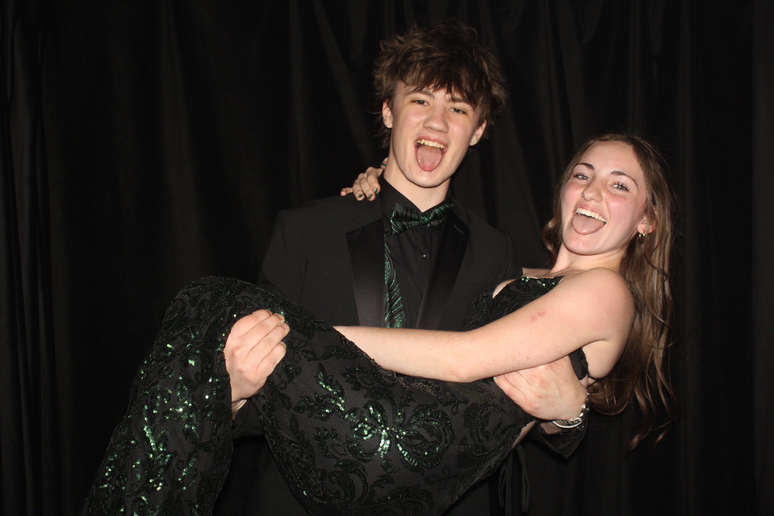  Cooper High School Prom | View more photos from the event at gallery.photoboothcincy.com/u/PhotoBoothCincy/Cooper-High-School-Prom-0
