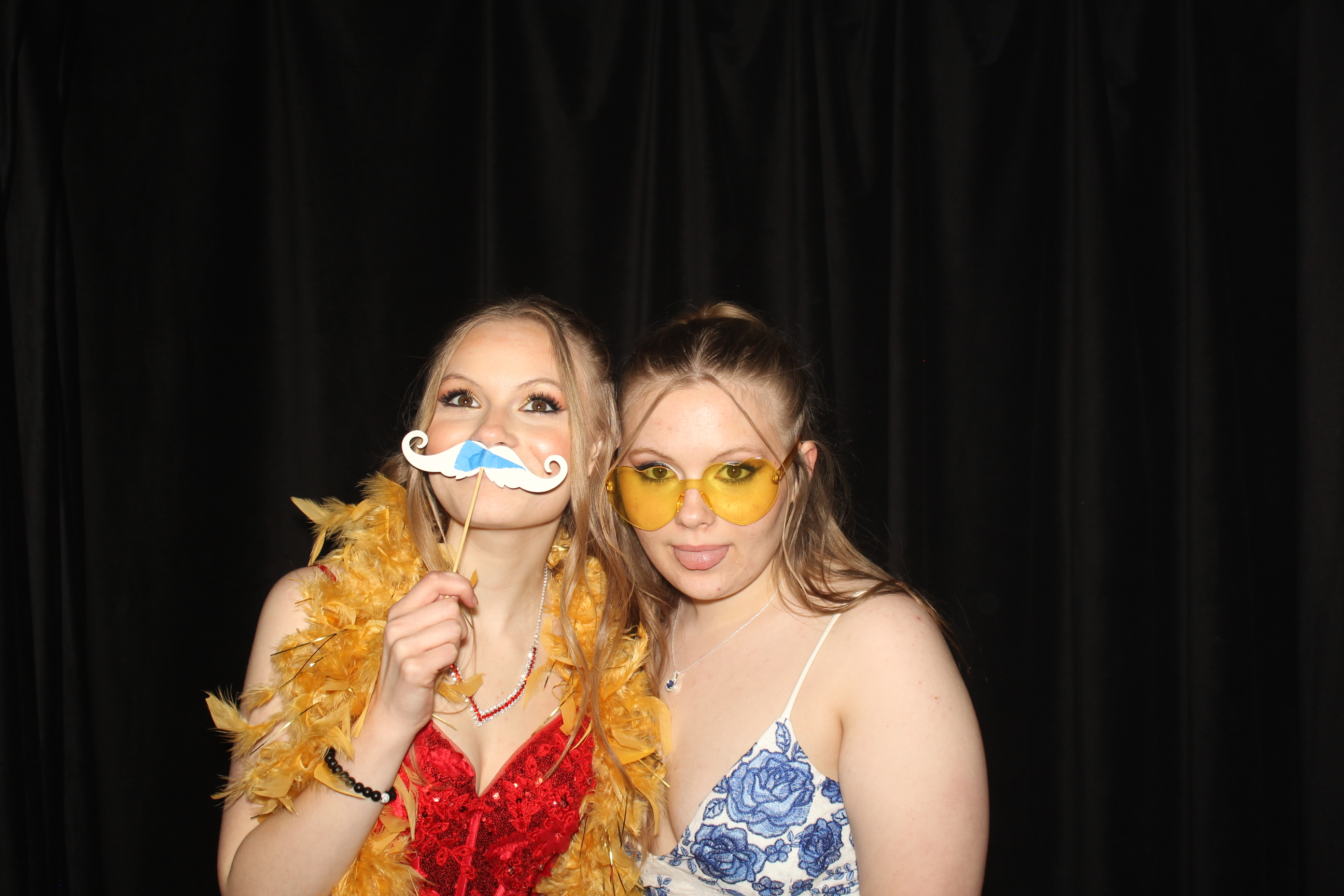  Cooper High School Prom | View more photos from the event at gallery.photoboothcincy.com/u/PhotoBoothCincy/Cooper-High-School-Prom-0