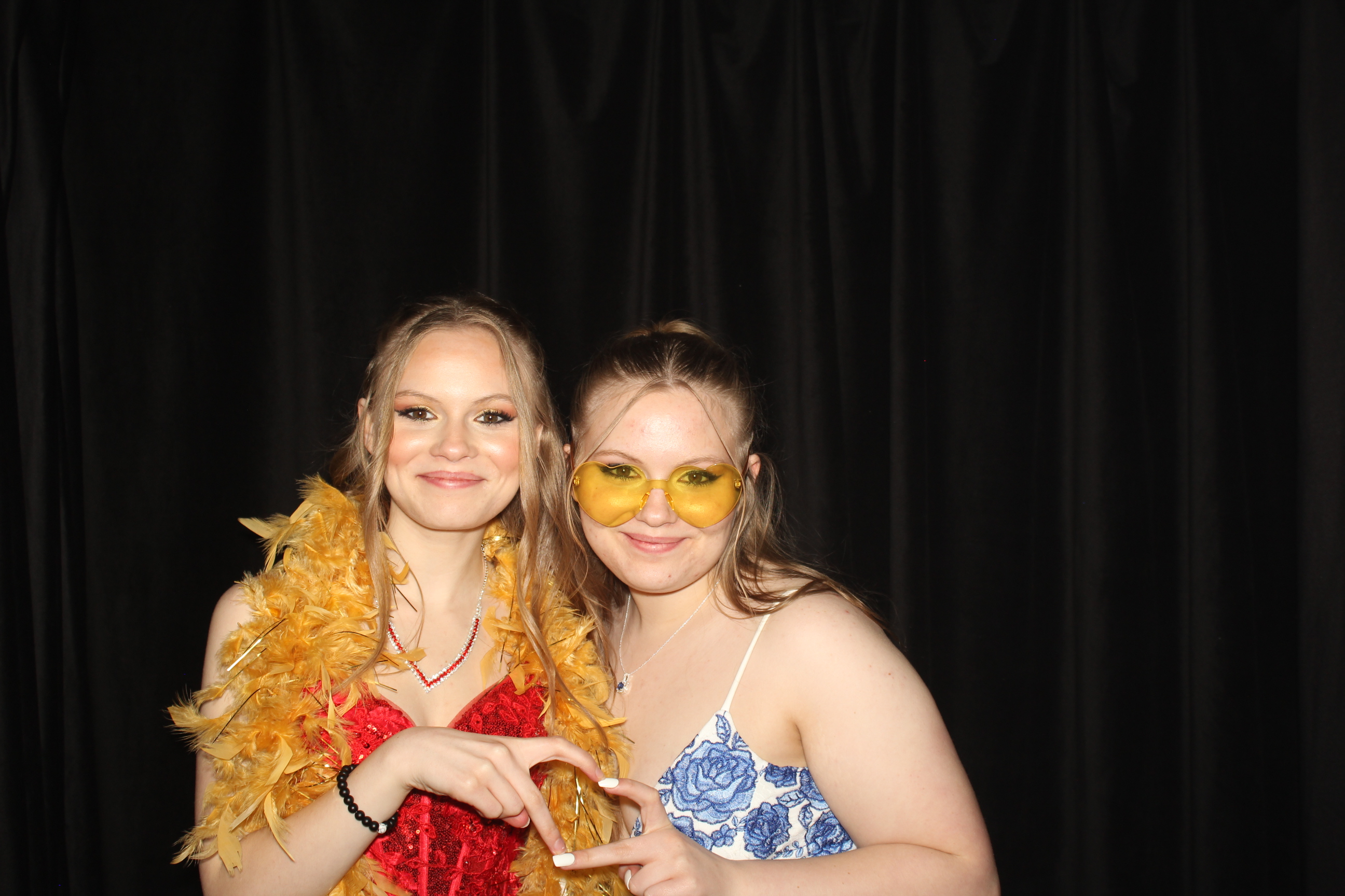  Cooper High School Prom | View more photos from the event at gallery.photoboothcincy.com/u/PhotoBoothCincy/Cooper-High-School-Prom-0