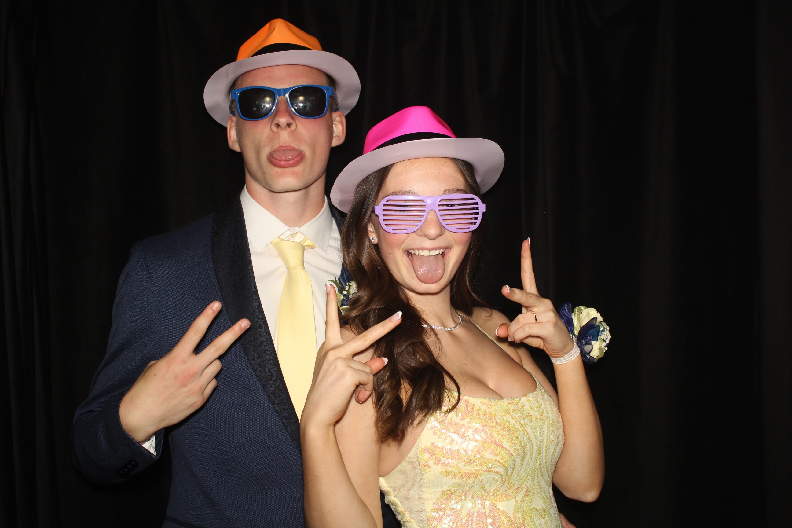  Cooper High School Prom | View more photos from the event at gallery.photoboothcincy.com/u/PhotoBoothCincy/Cooper-High-School-Prom-0