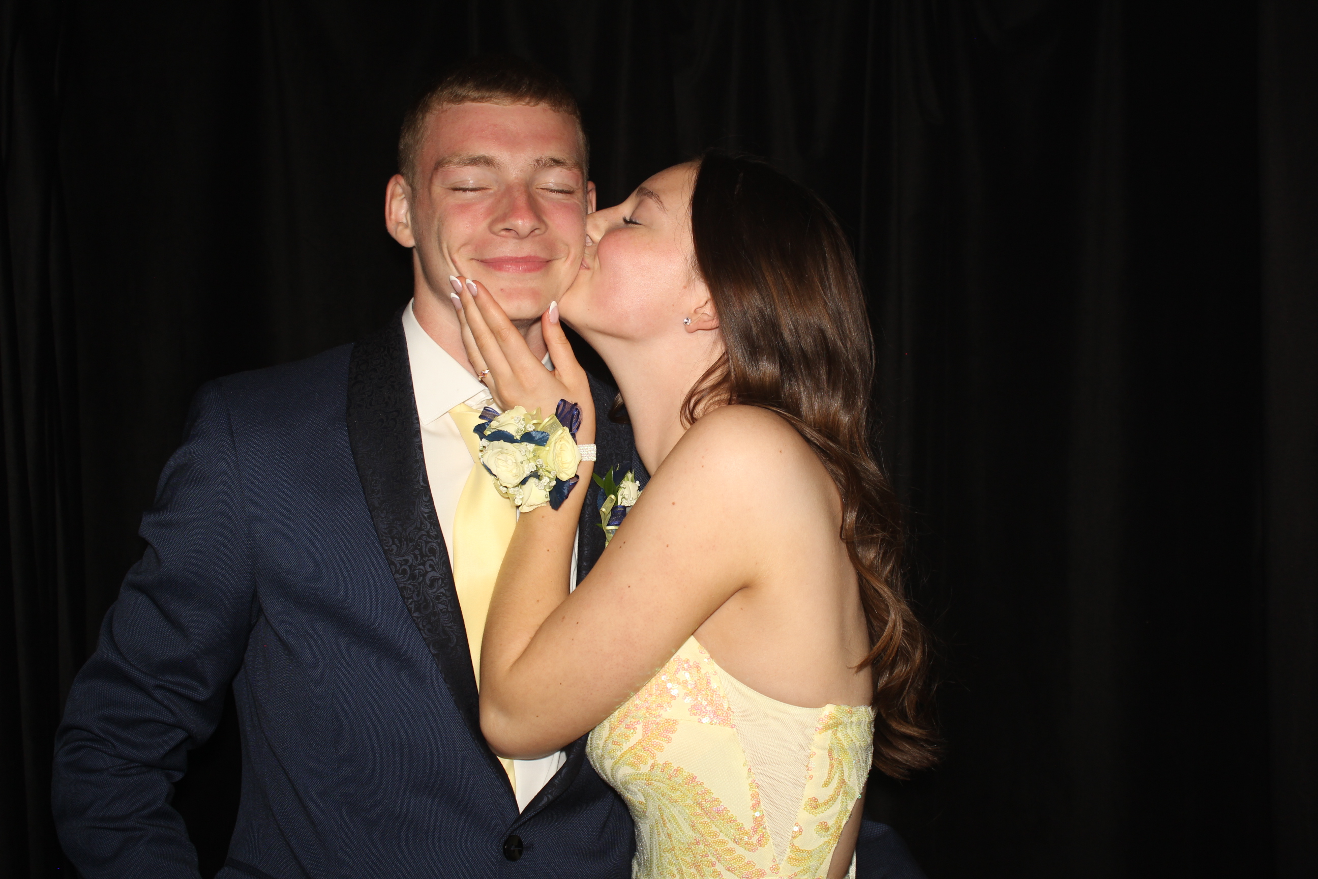  Cooper High School Prom | View more photos from the event at gallery.photoboothcincy.com/u/PhotoBoothCincy/Cooper-High-School-Prom-0