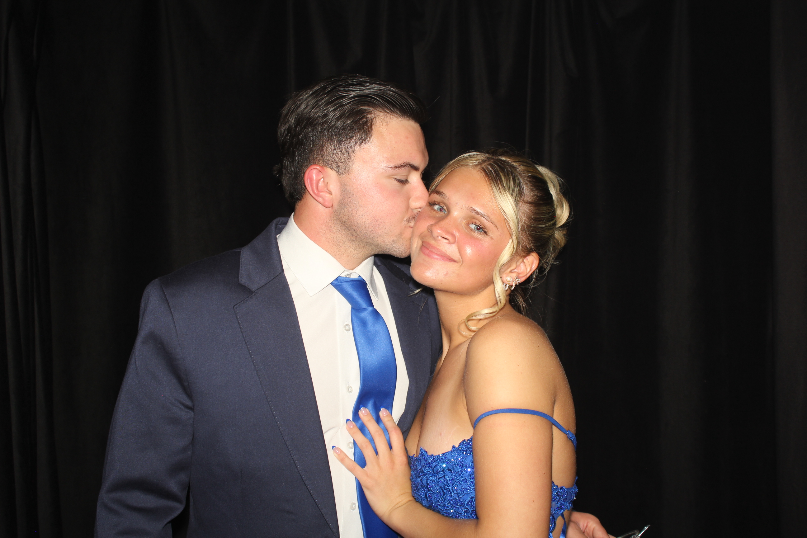  Cooper High School Prom | View more photos from the event at gallery.photoboothcincy.com/u/PhotoBoothCincy/Cooper-High-School-Prom-0