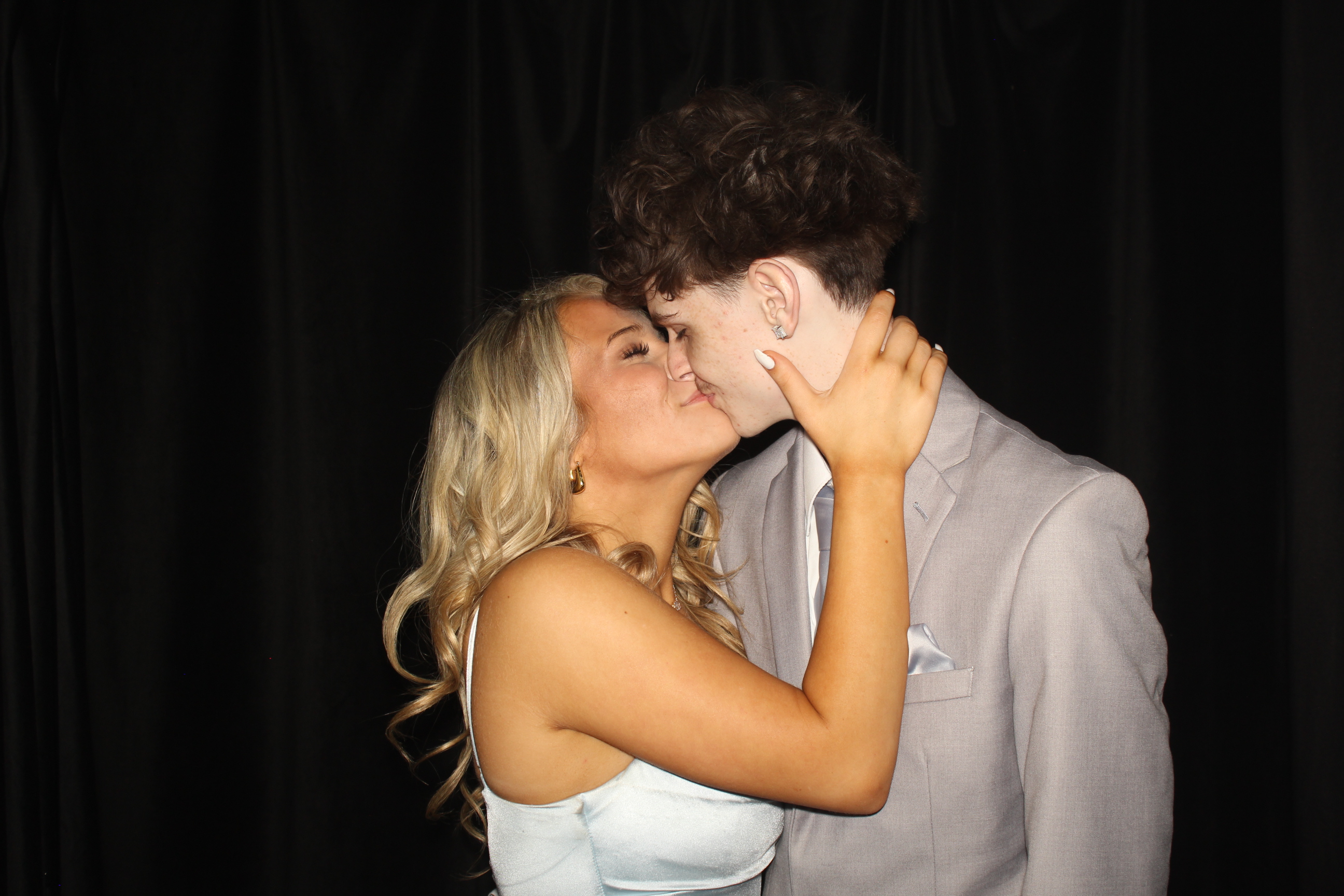  Cooper High School Prom | View more photos from the event at gallery.photoboothcincy.com/u/PhotoBoothCincy/Cooper-High-School-Prom-0