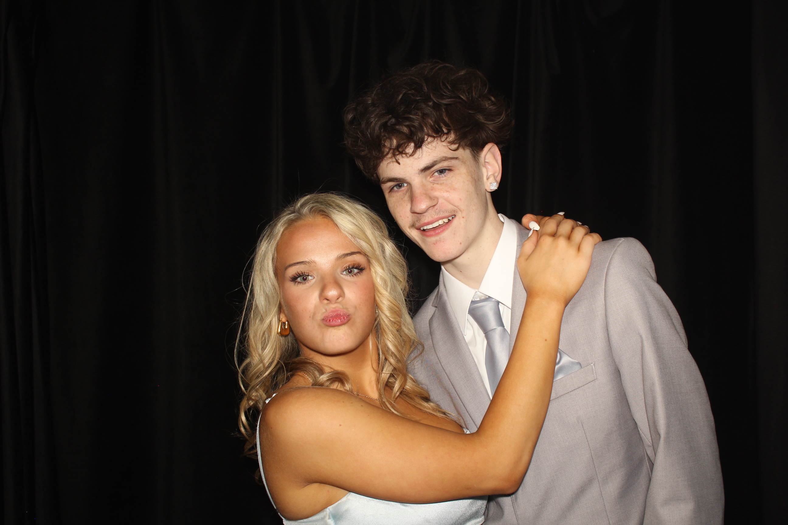  Cooper High School Prom | View more photos from the event at gallery.photoboothcincy.com/u/PhotoBoothCincy/Cooper-High-School-Prom-0