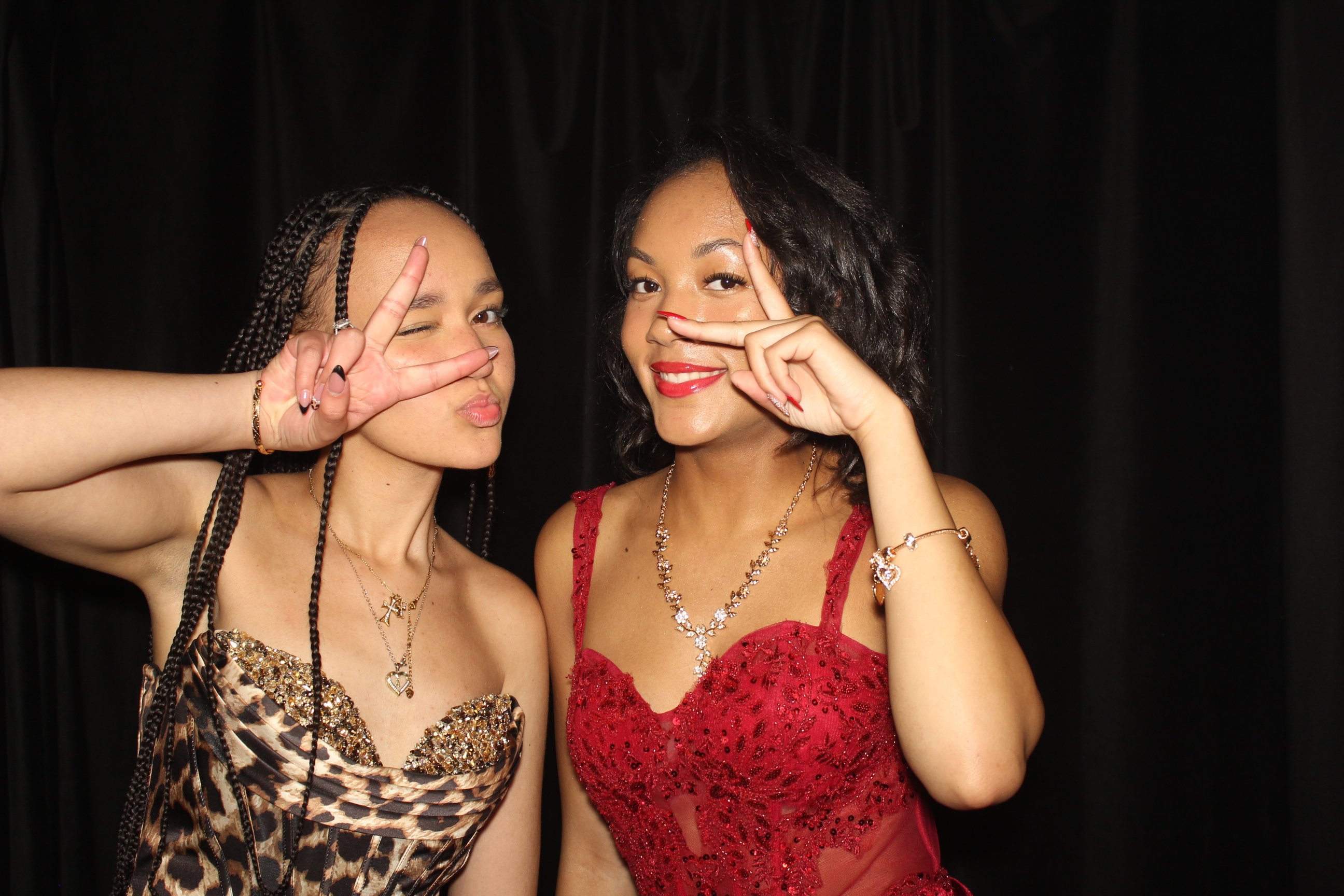  Cooper High School Prom | View more photos from the event at gallery.photoboothcincy.com/u/PhotoBoothCincy/Cooper-High-School-Prom-0