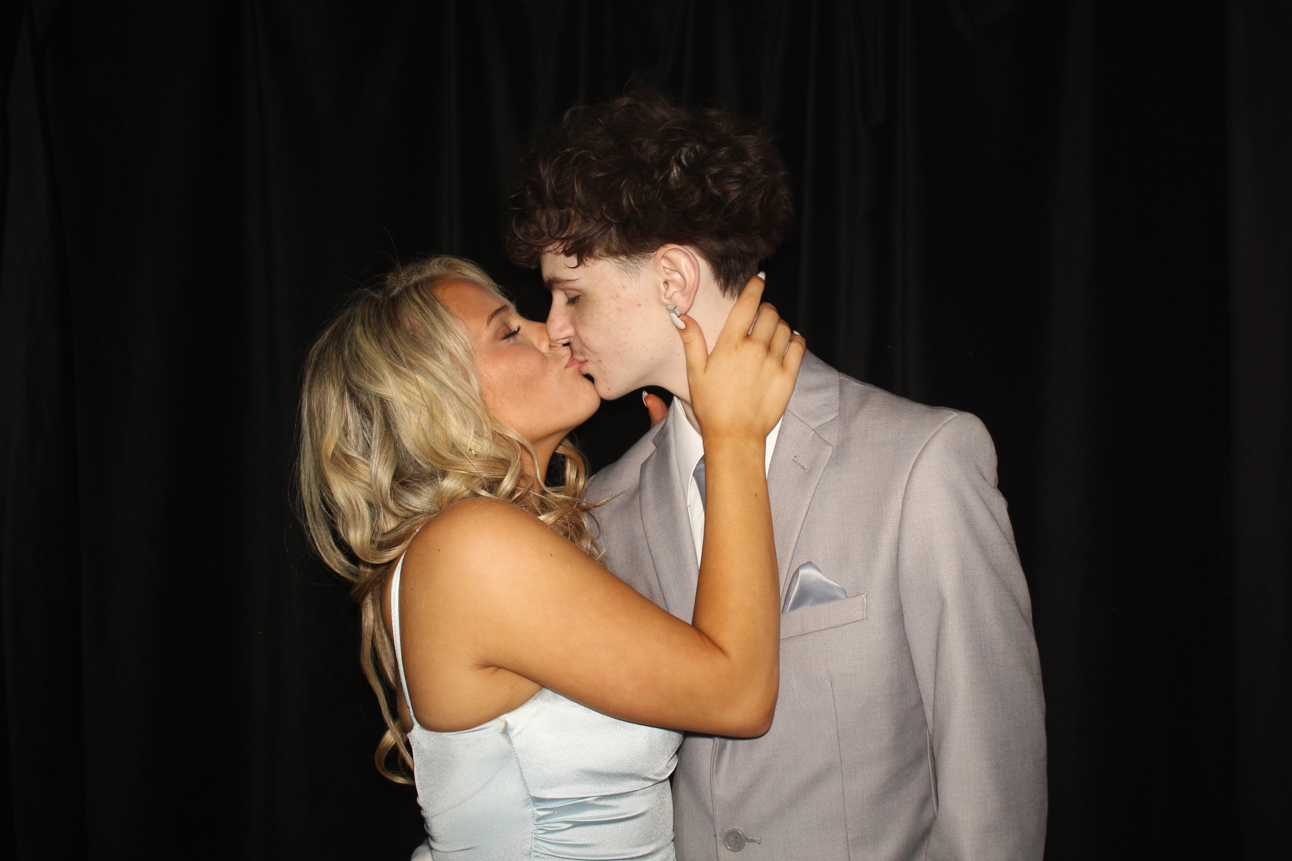  Cooper High School Prom | View more photos from the event at gallery.photoboothcincy.com/u/PhotoBoothCincy/Cooper-High-School-Prom-0