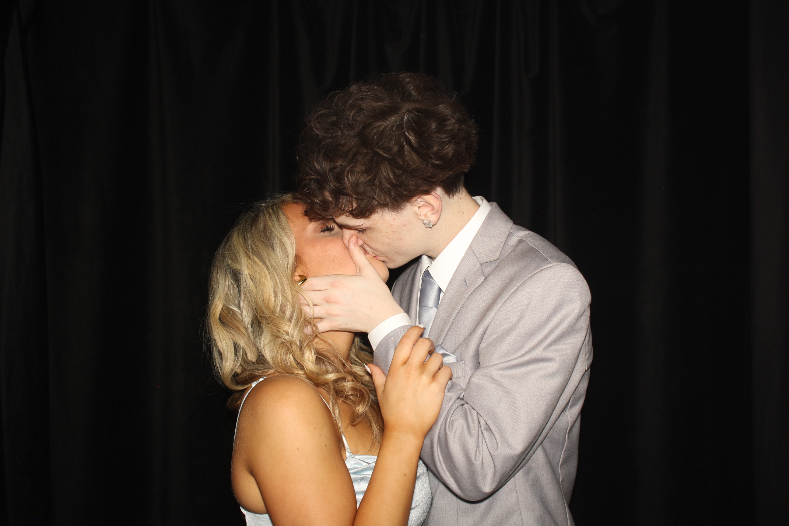  Cooper High School Prom | View more photos from the event at gallery.photoboothcincy.com/u/PhotoBoothCincy/Cooper-High-School-Prom-0