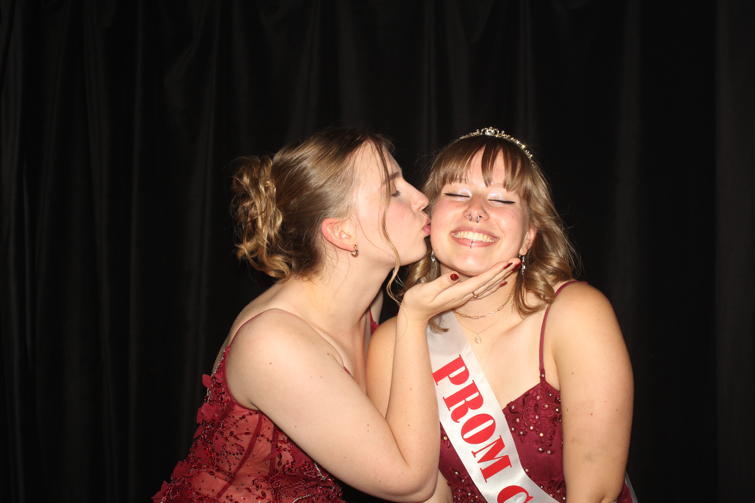 Cooper High School Prom | View more photos from the event at gallery.photoboothcincy.com/u/PhotoBoothCincy/Cooper-High-School-Prom-0