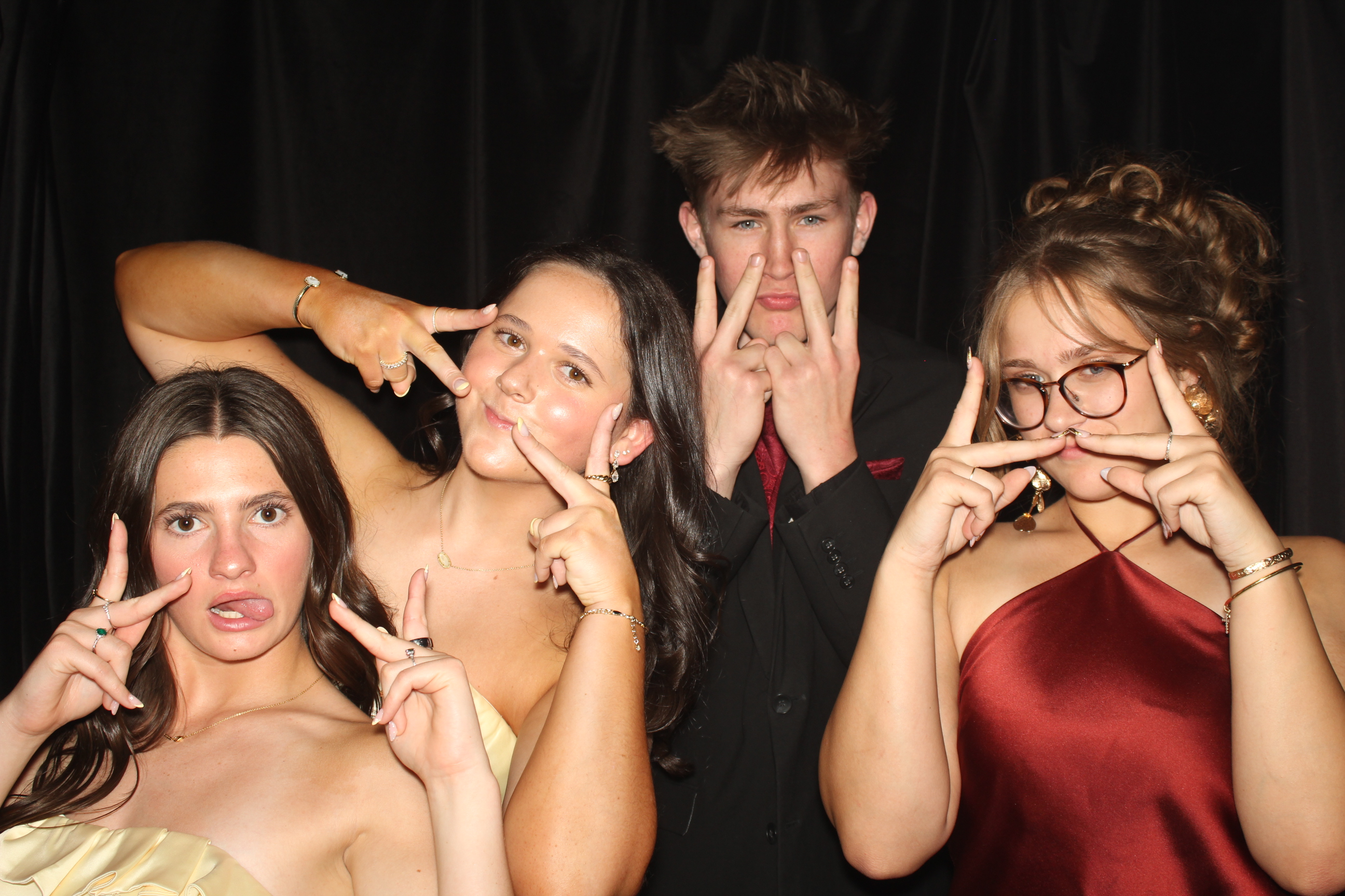  Cooper High School Prom | View more photos from the event at gallery.photoboothcincy.com/u/PhotoBoothCincy/Cooper-High-School-Prom-0