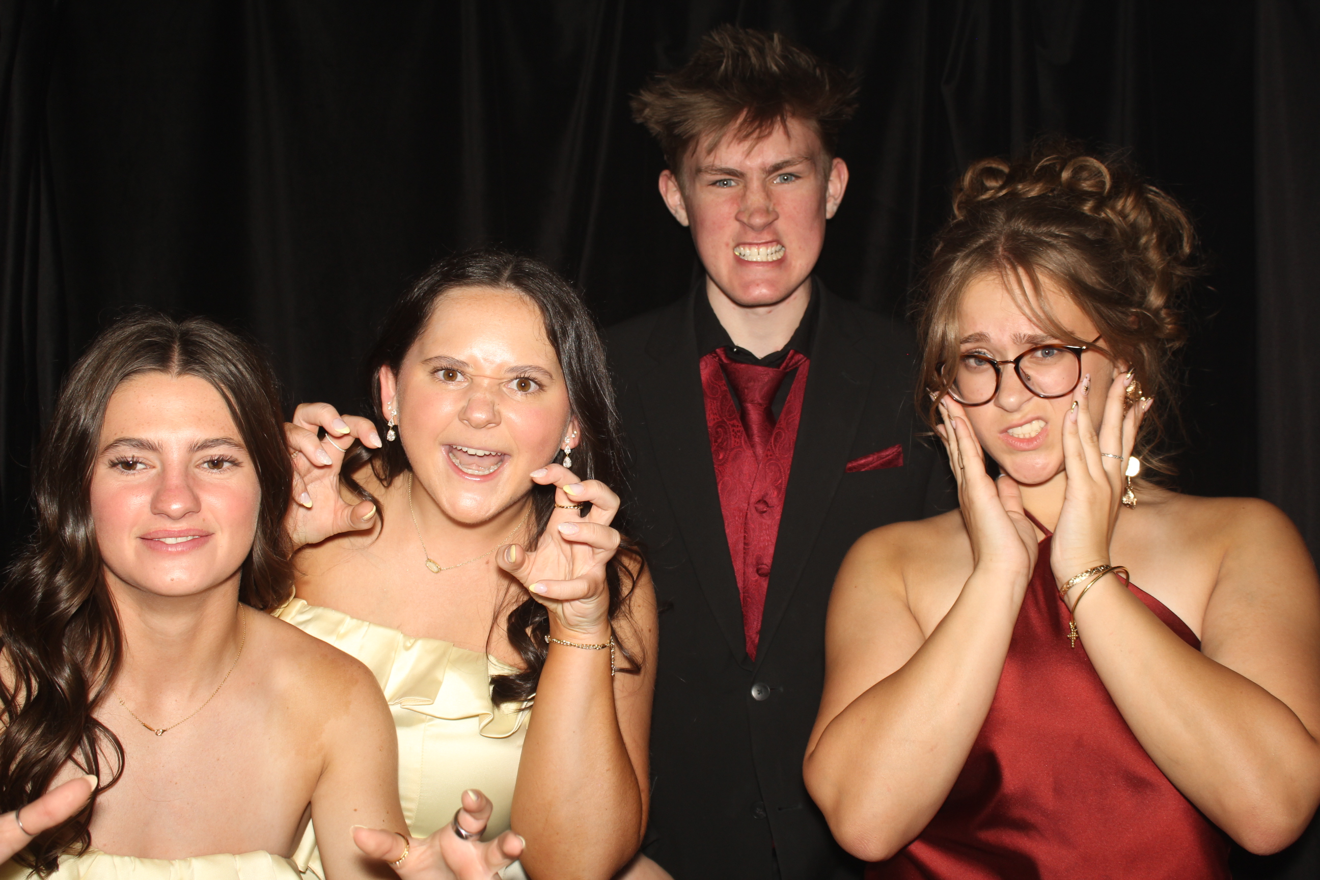  Cooper High School Prom | View more photos from the event at gallery.photoboothcincy.com/u/PhotoBoothCincy/Cooper-High-School-Prom-0