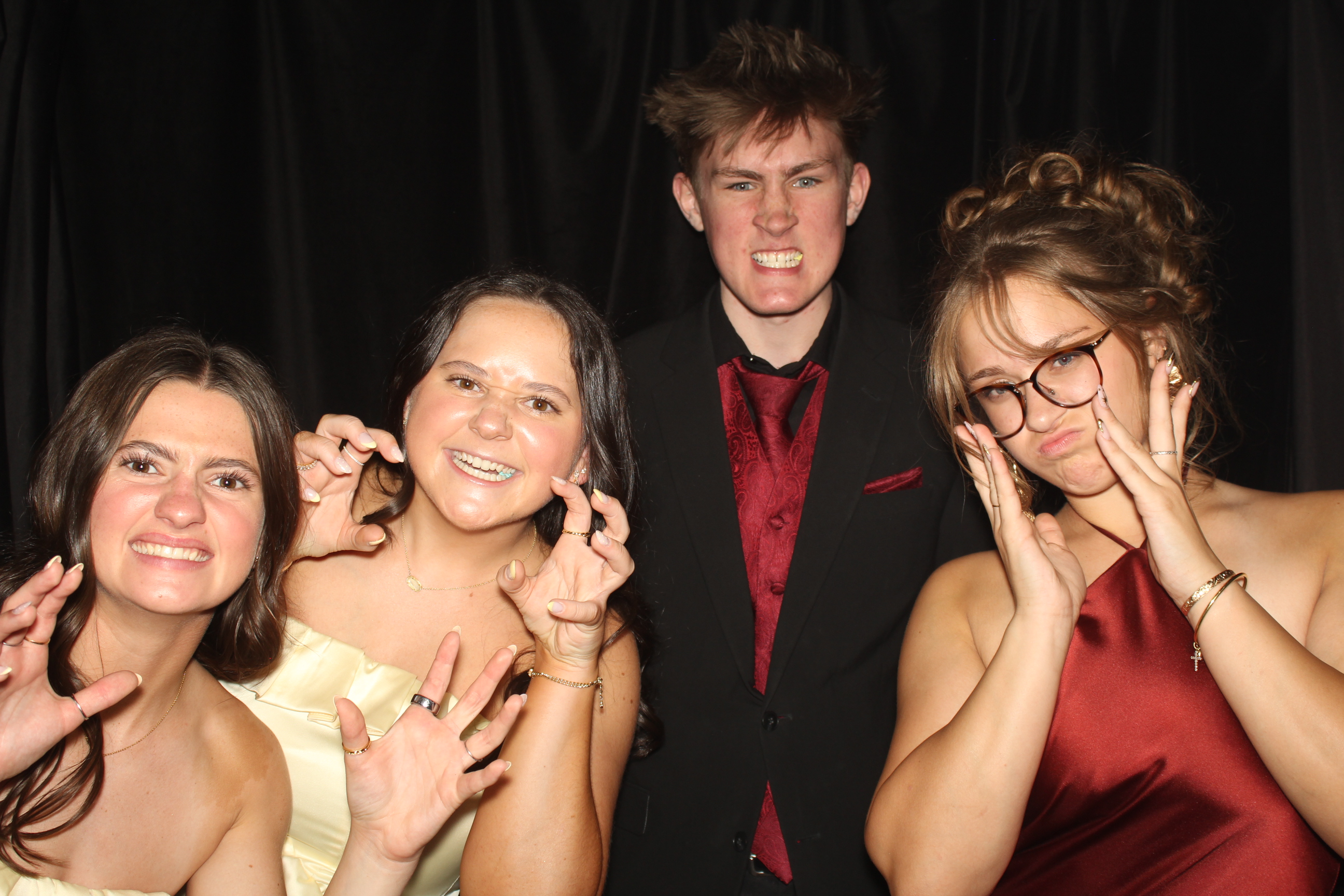  Cooper High School Prom | View more photos from the event at gallery.photoboothcincy.com/u/PhotoBoothCincy/Cooper-High-School-Prom-0