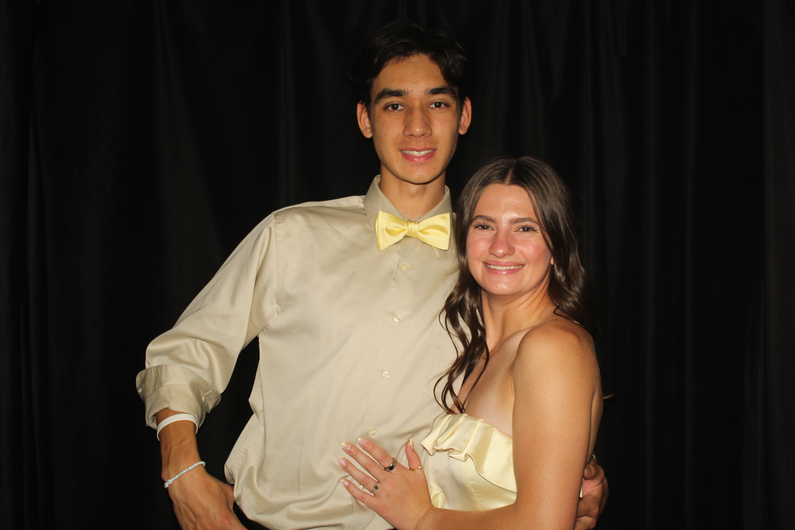  Cooper High School Prom | View more photos from the event at gallery.photoboothcincy.com/u/PhotoBoothCincy/Cooper-High-School-Prom-0
