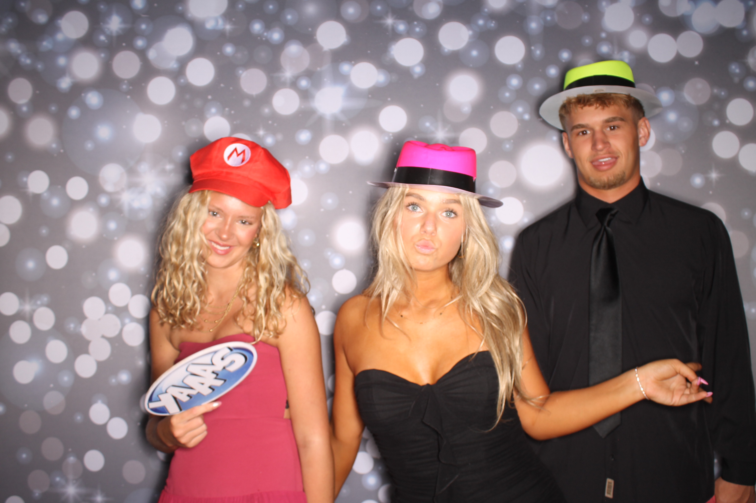Covington Catholic Prom | View more photos from the event at gallery.photoboothcincy.com/u/PhotoBoothCincy/Covington-Catholic-Prom-1