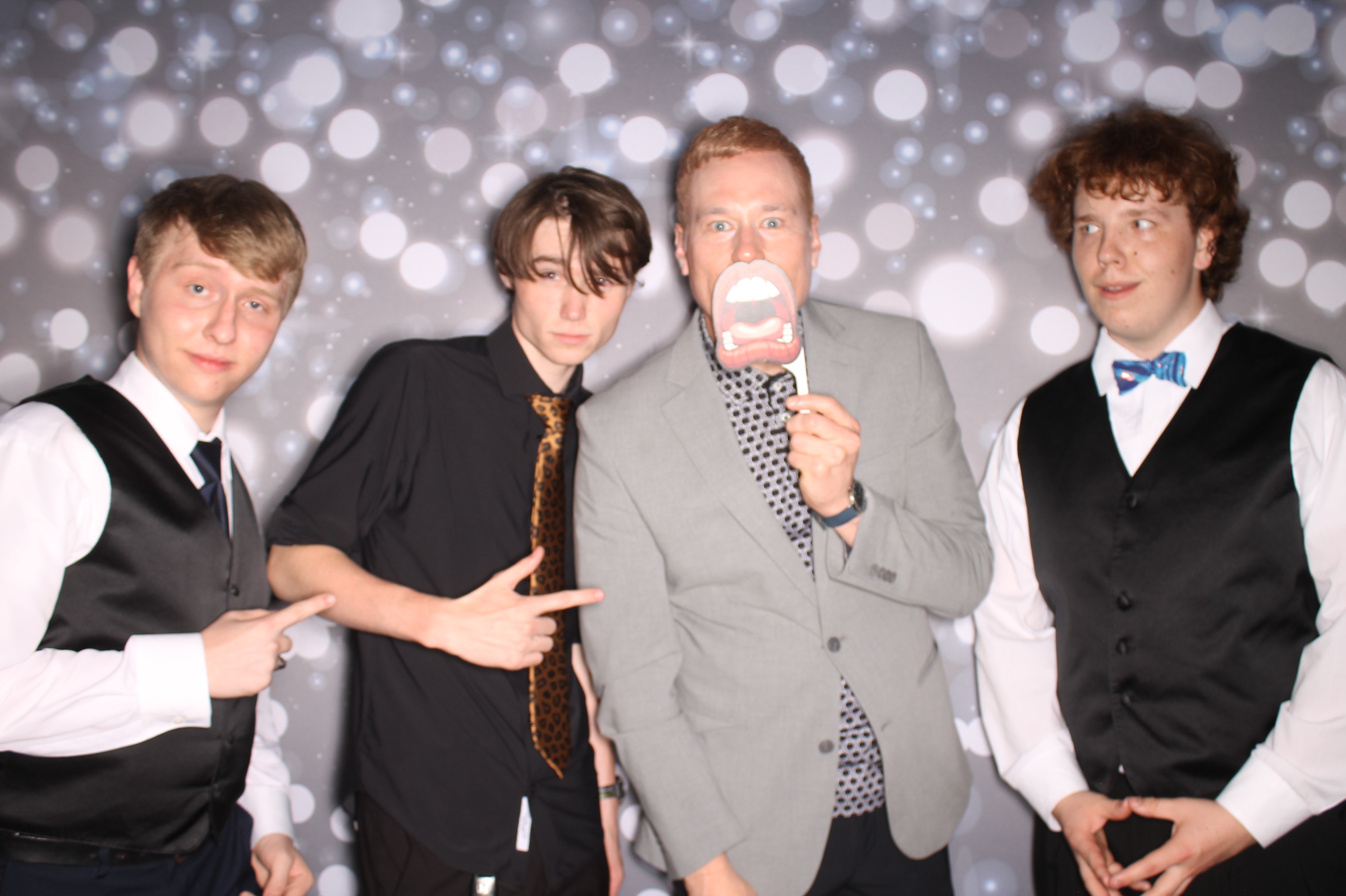 Covington Catholic Prom | View more photos from the event at gallery.photoboothcincy.com/u/PhotoBoothCincy/Covington-Catholic-Prom-1