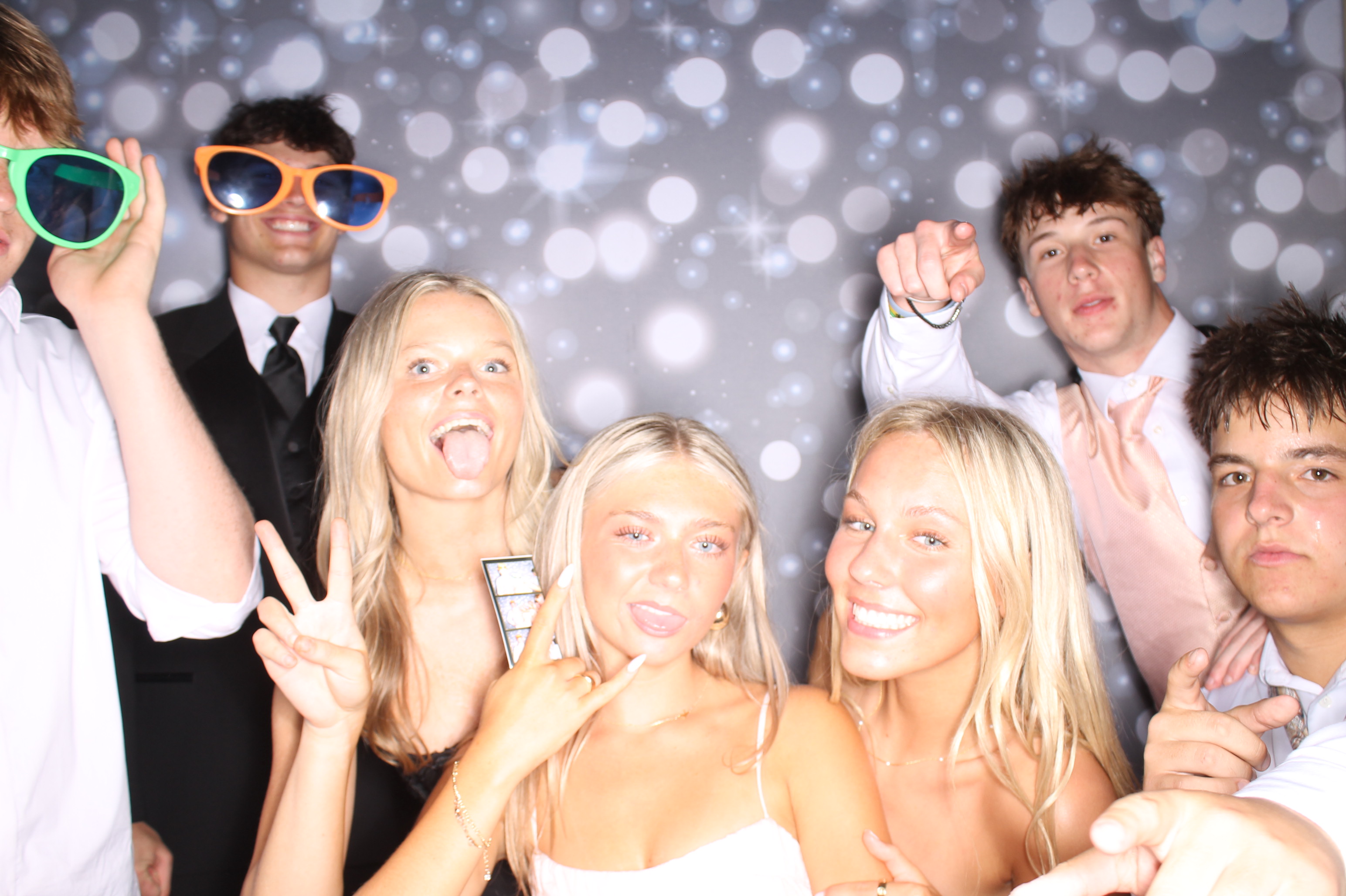 Covington Catholic Prom | View more photos from the event at gallery.photoboothcincy.com/u/PhotoBoothCincy/Covington-Catholic-Prom-1