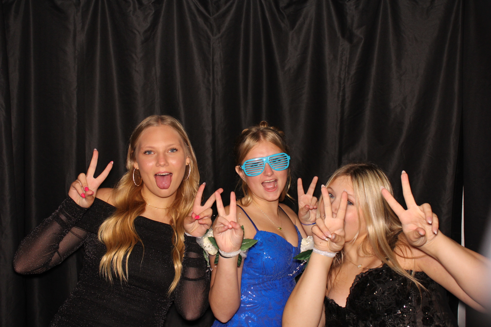 DPHS Homecoming | View more photos from the event at gallery.photoboothcincy.com/u/PhotoBoothCincy/DPHS-Homecoming