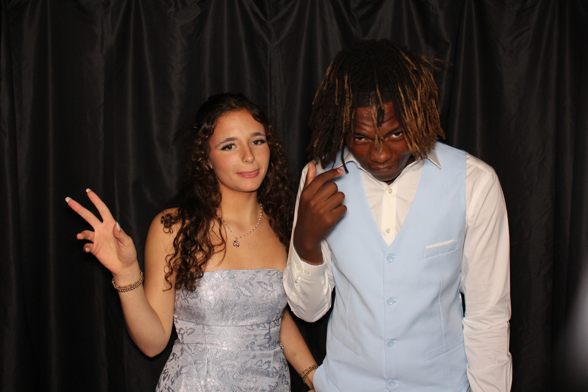 DPHS Homecoming | View more photos from the event at gallery.photoboothcincy.com/u/PhotoBoothCincy/DPHS-Homecoming