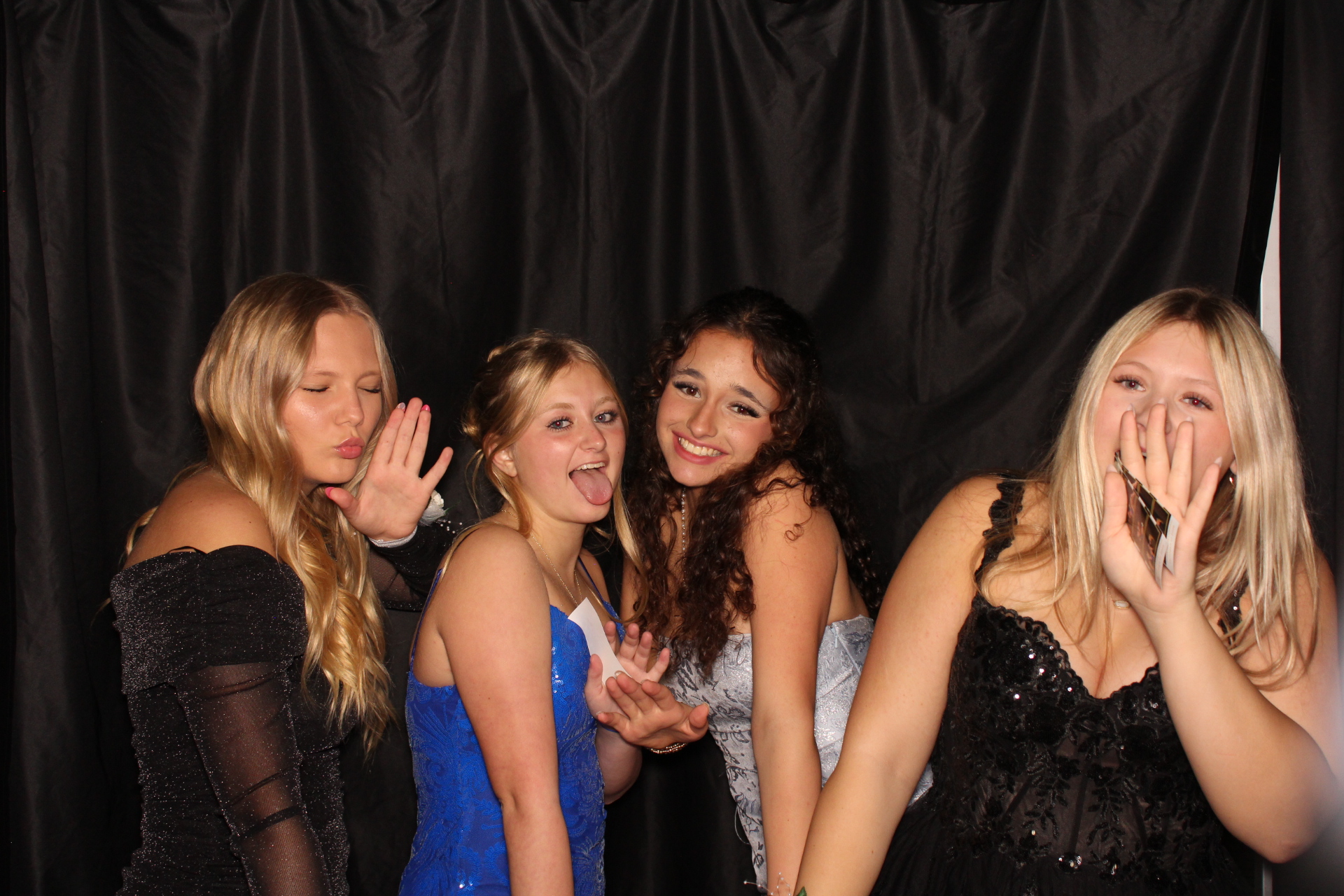 DPHS Homecoming | View more photos from the event at gallery.photoboothcincy.com/u/PhotoBoothCincy/DPHS-Homecoming