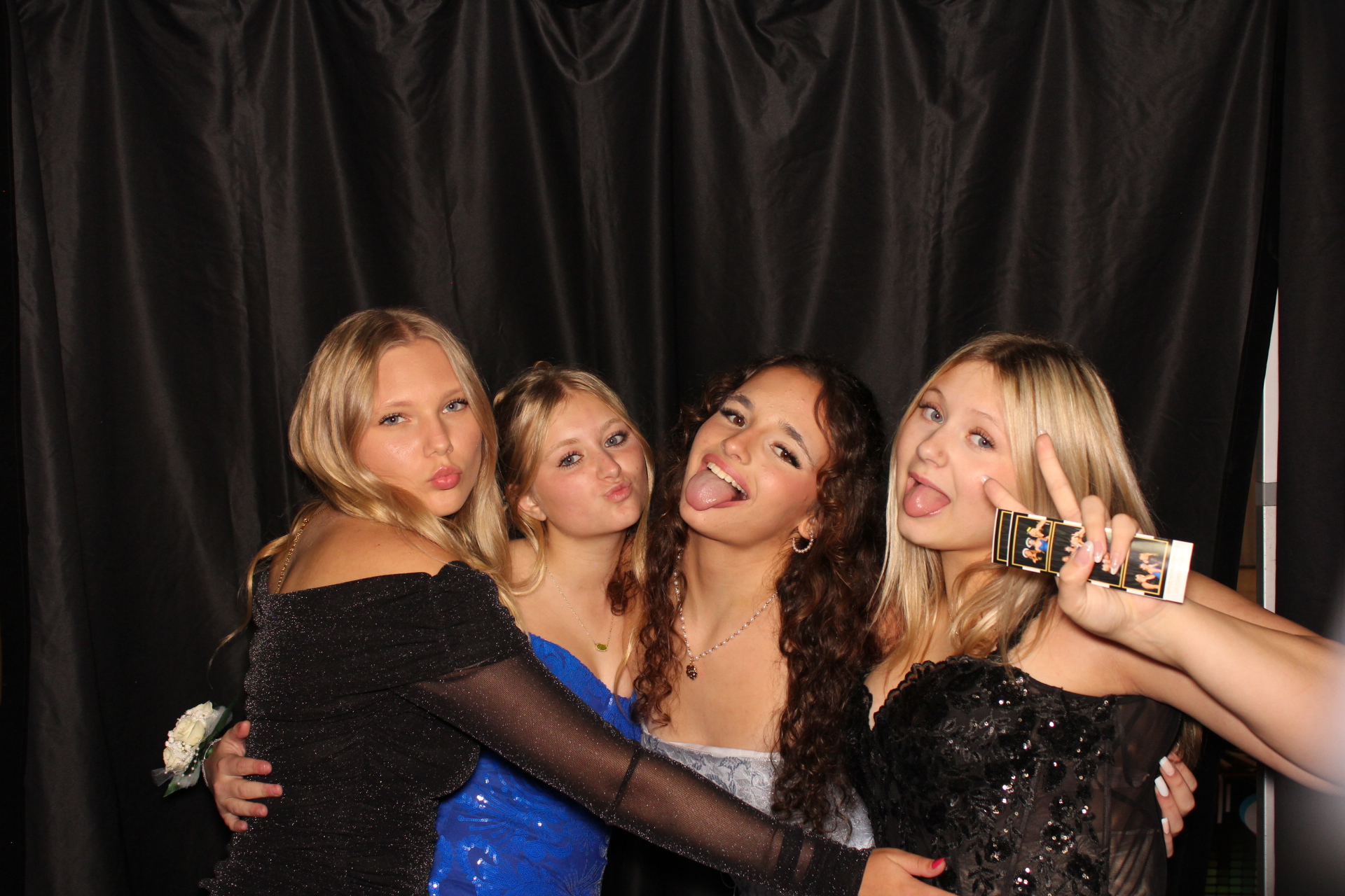 DPHS Homecoming | View more photos from the event at gallery.photoboothcincy.com/u/PhotoBoothCincy/DPHS-Homecoming