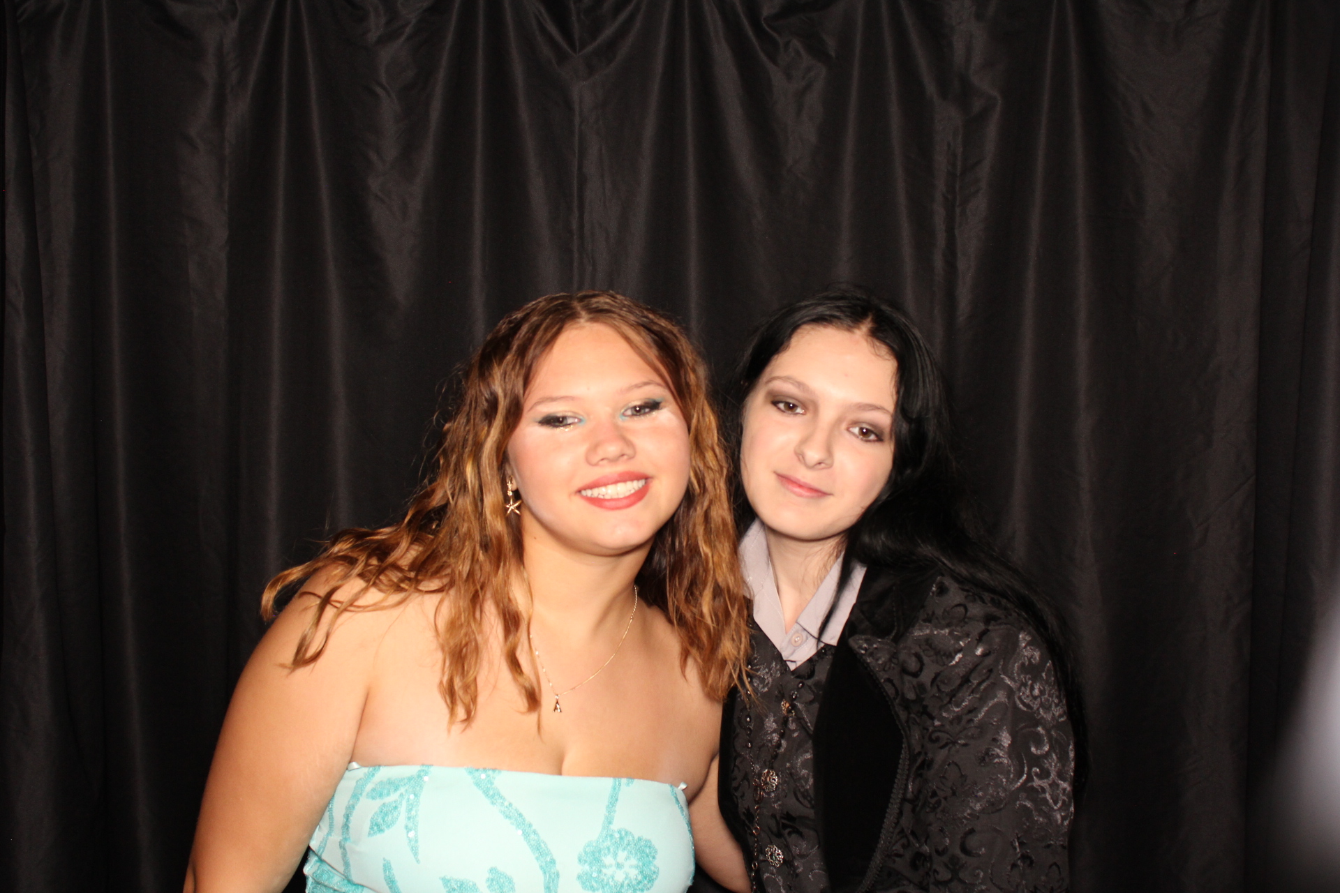 DPHS Homecoming | View more photos from the event at gallery.photoboothcincy.com/u/PhotoBoothCincy/DPHS-Homecoming