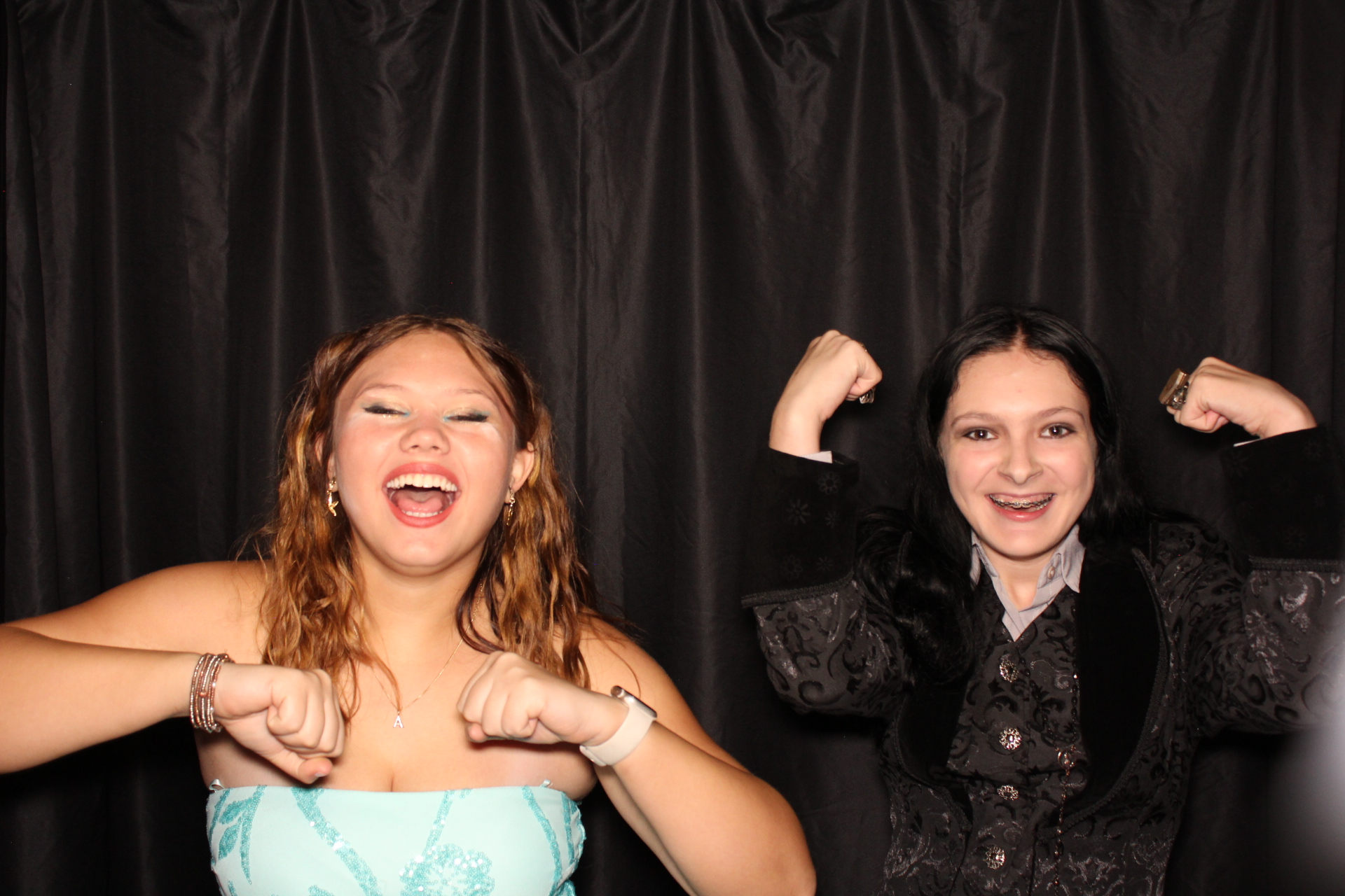DPHS Homecoming | View more photos from the event at gallery.photoboothcincy.com/u/PhotoBoothCincy/DPHS-Homecoming