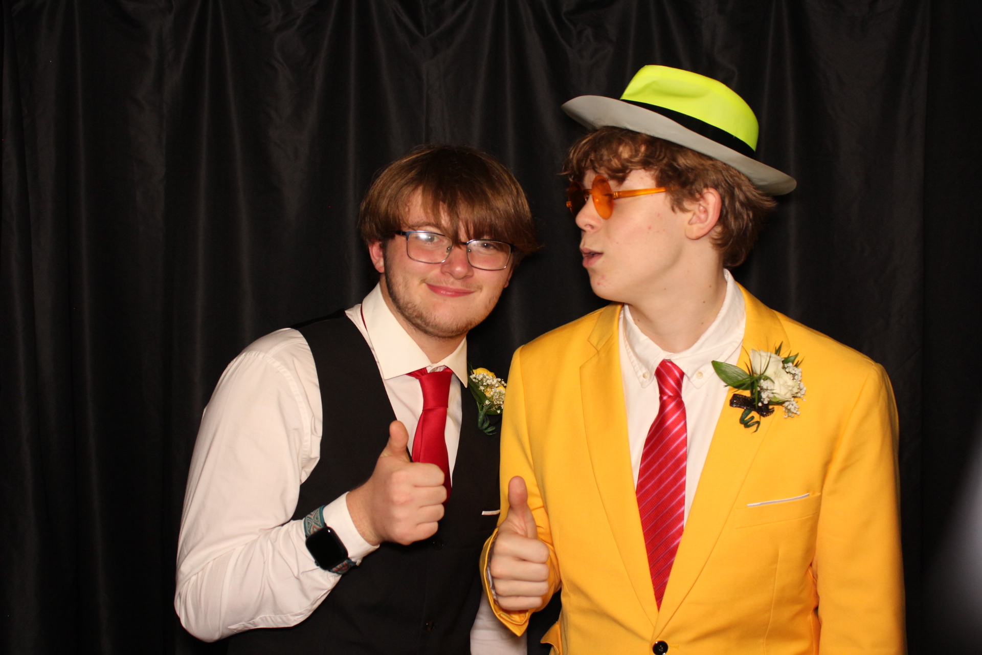 DPHS Homecoming | View more photos from the event at gallery.photoboothcincy.com/u/PhotoBoothCincy/DPHS-Homecoming