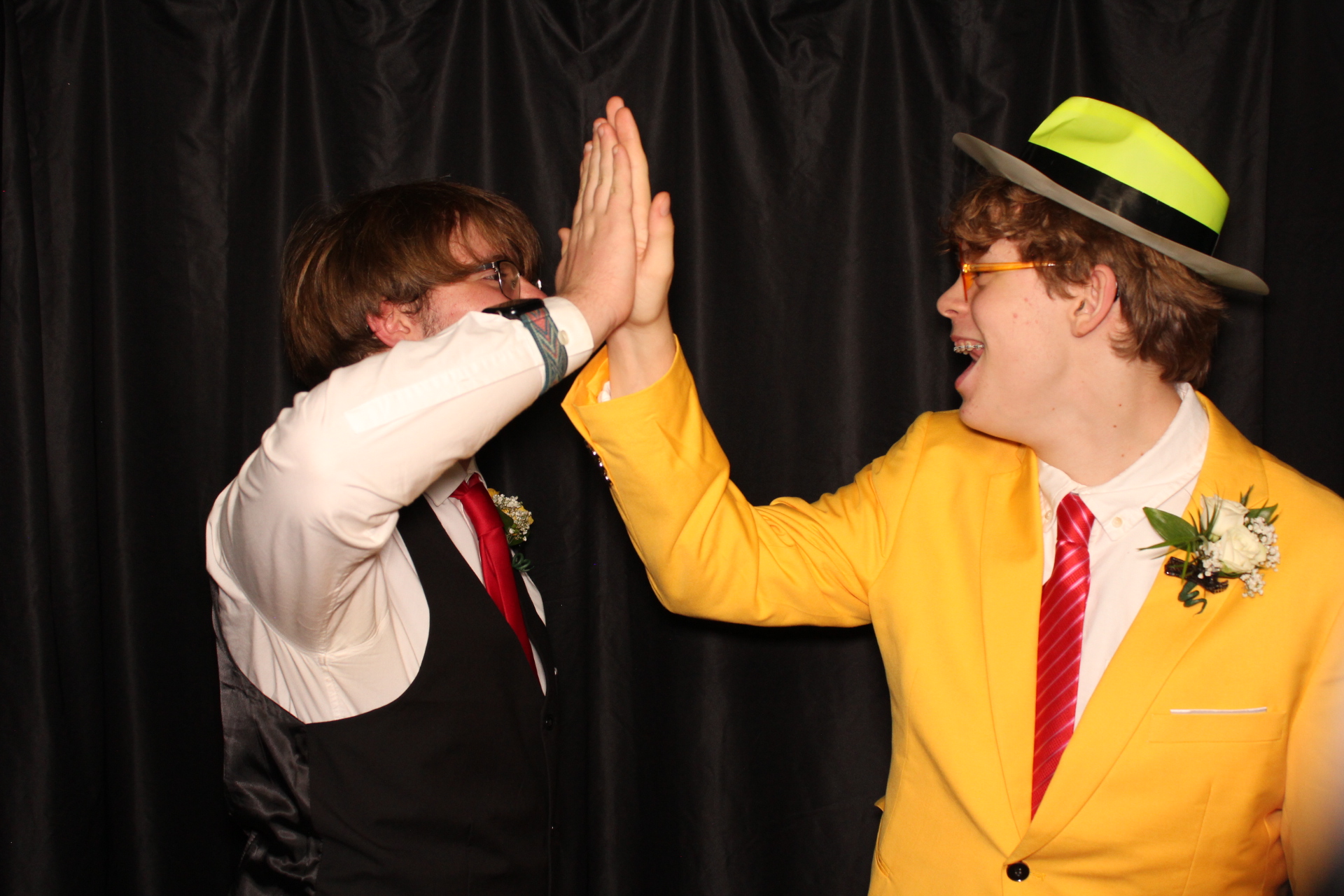 DPHS Homecoming | View more photos from the event at gallery.photoboothcincy.com/u/PhotoBoothCincy/DPHS-Homecoming