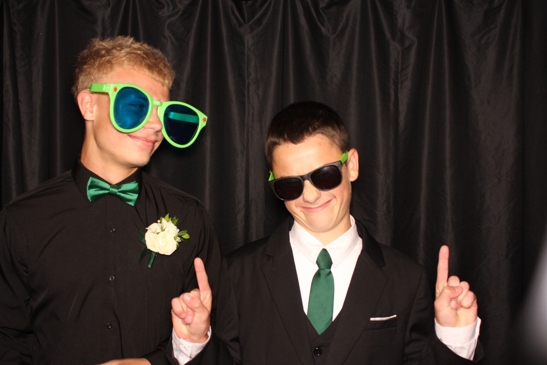 DPHS Homecoming | View more photos from the event at gallery.photoboothcincy.com/u/PhotoBoothCincy/DPHS-Homecoming