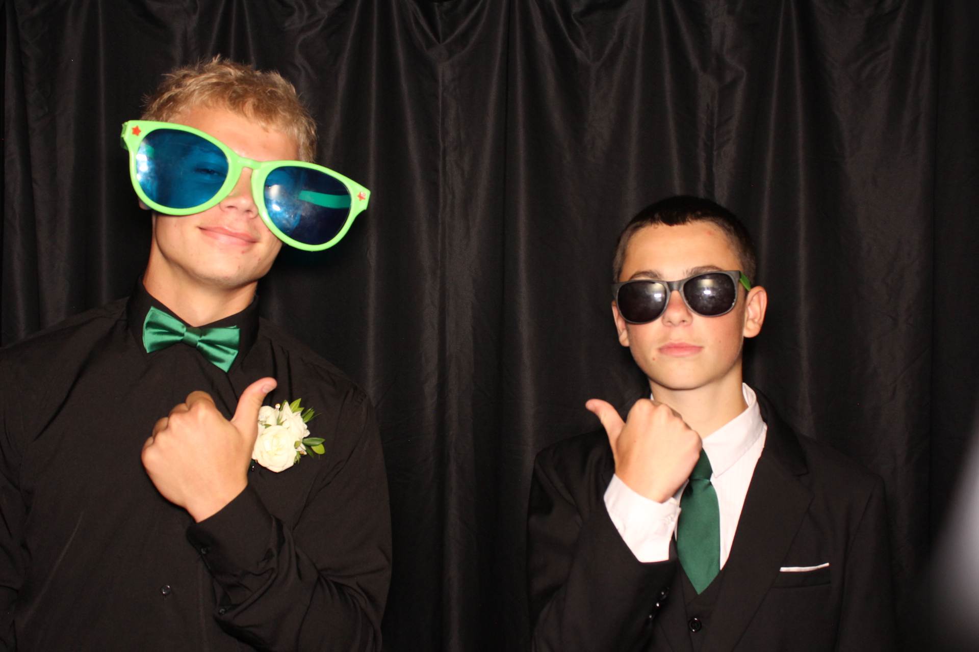 DPHS Homecoming | View more photos from the event at gallery.photoboothcincy.com/u/PhotoBoothCincy/DPHS-Homecoming