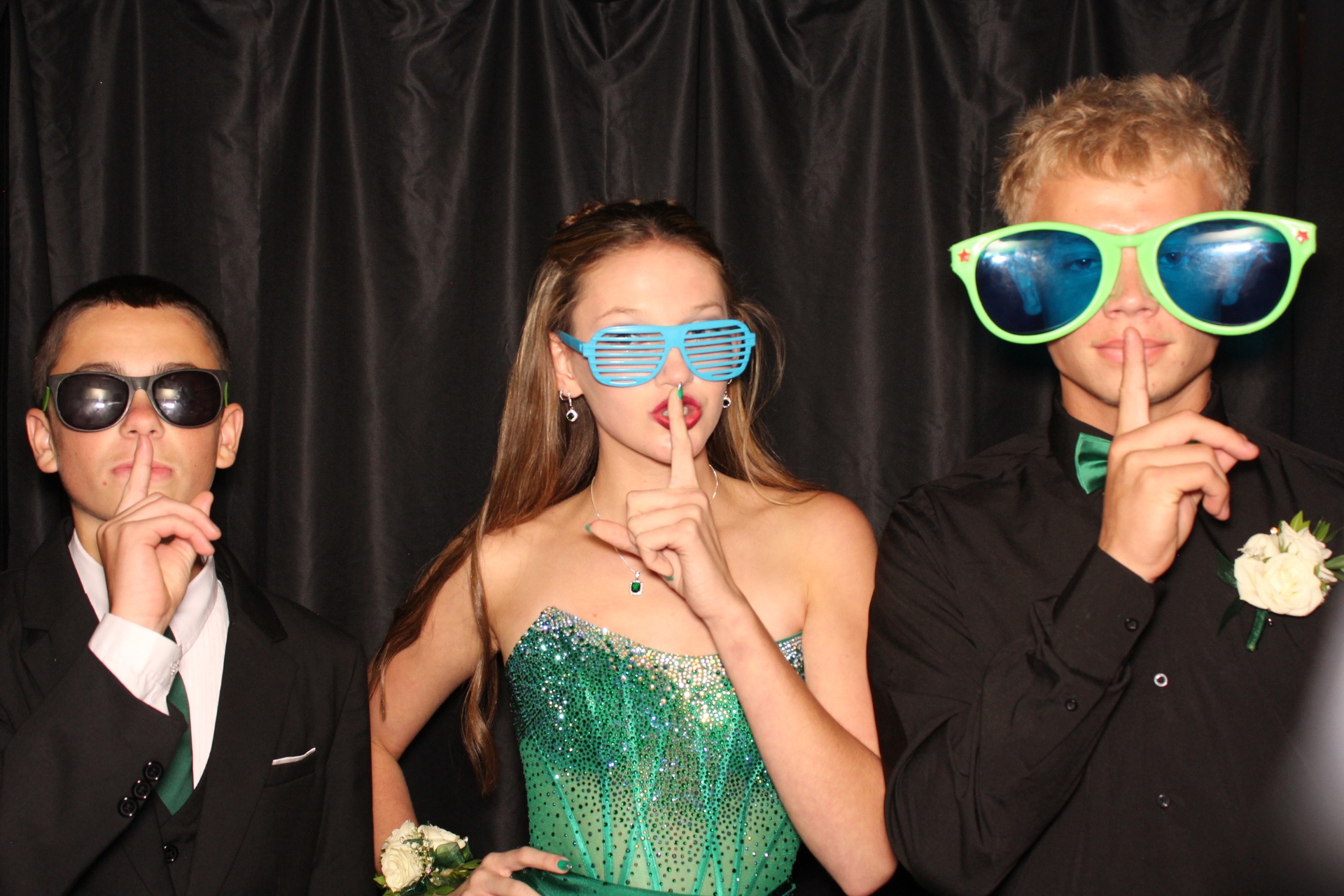 DPHS Homecoming | View more photos from the event at gallery.photoboothcincy.com/u/PhotoBoothCincy/DPHS-Homecoming