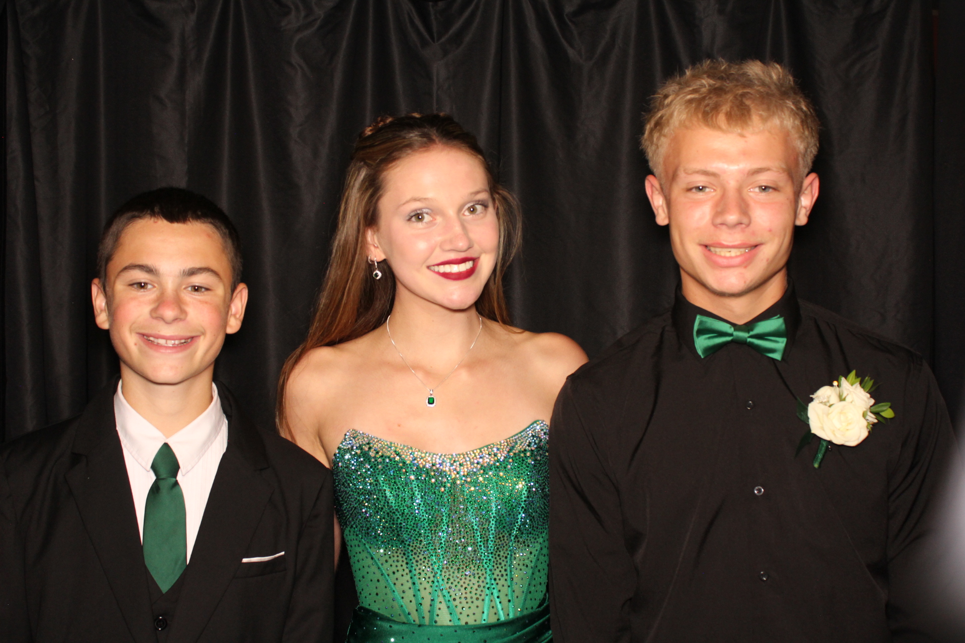 DPHS Homecoming | View more photos from the event at gallery.photoboothcincy.com/u/PhotoBoothCincy/DPHS-Homecoming