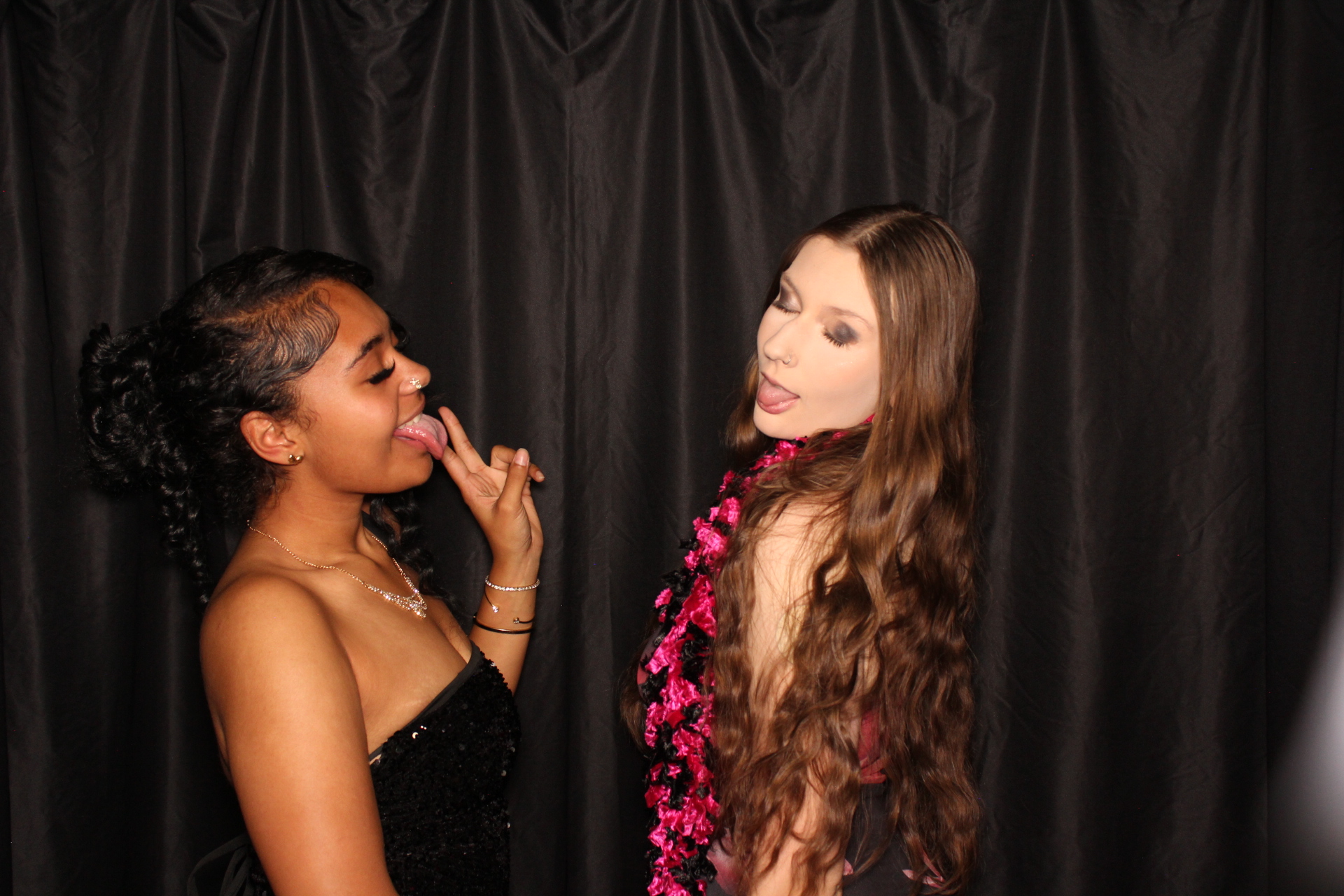 DPHS Homecoming | View more photos from the event at gallery.photoboothcincy.com/u/PhotoBoothCincy/DPHS-Homecoming
