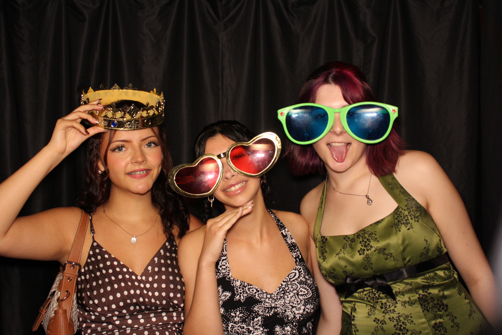 DPHS Homecoming | View more photos from the event at gallery.photoboothcincy.com/u/PhotoBoothCincy/DPHS-Homecoming