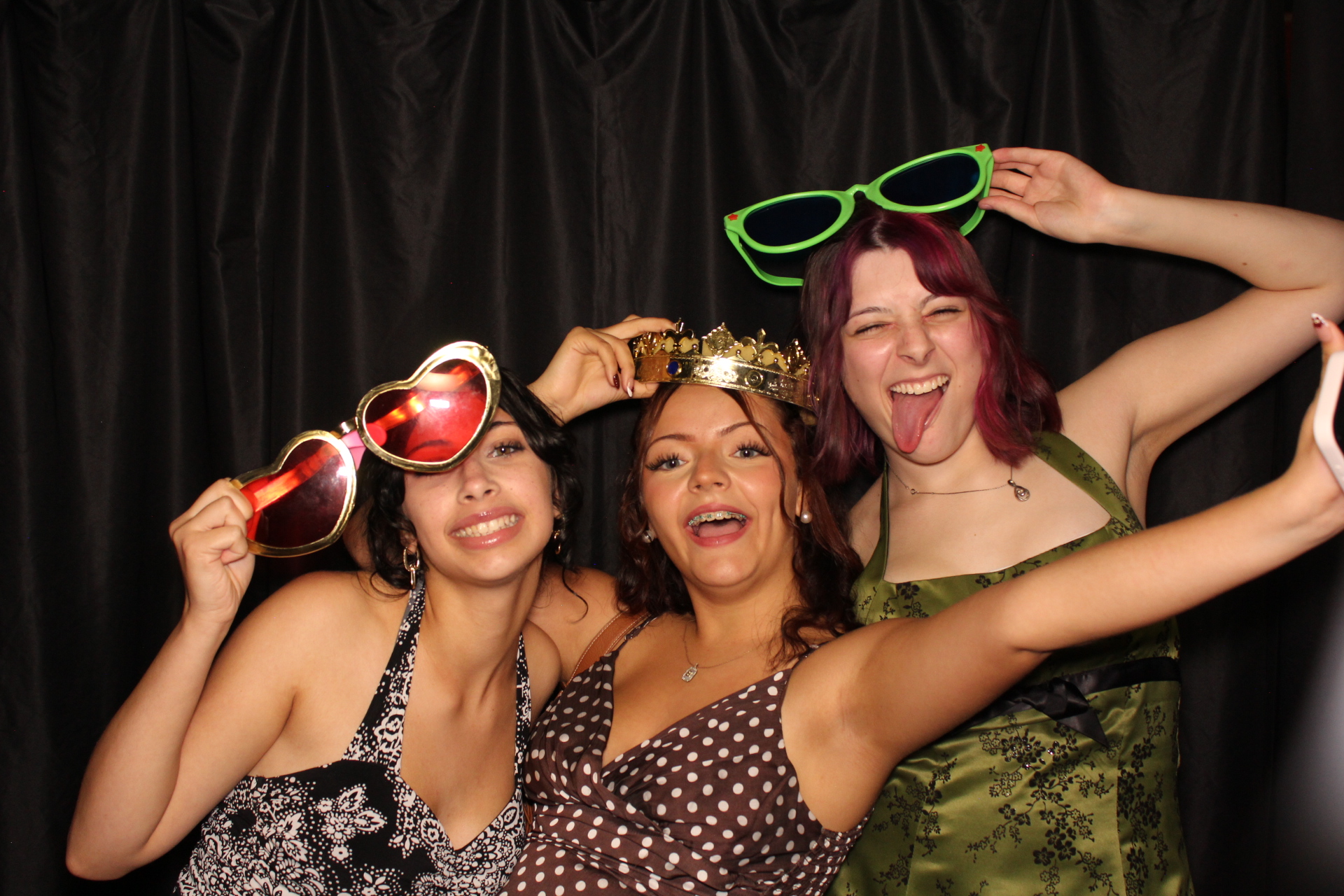 DPHS Homecoming | View more photos from the event at gallery.photoboothcincy.com/u/PhotoBoothCincy/DPHS-Homecoming
