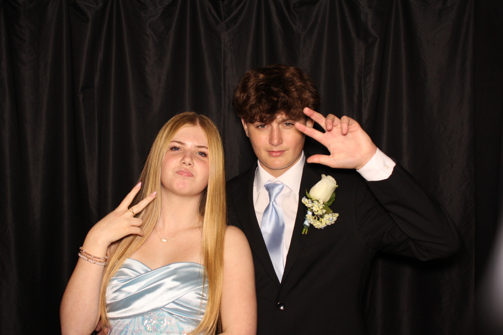 DPHS Homecoming | View more photos from the event at gallery.photoboothcincy.com/u/PhotoBoothCincy/DPHS-Homecoming