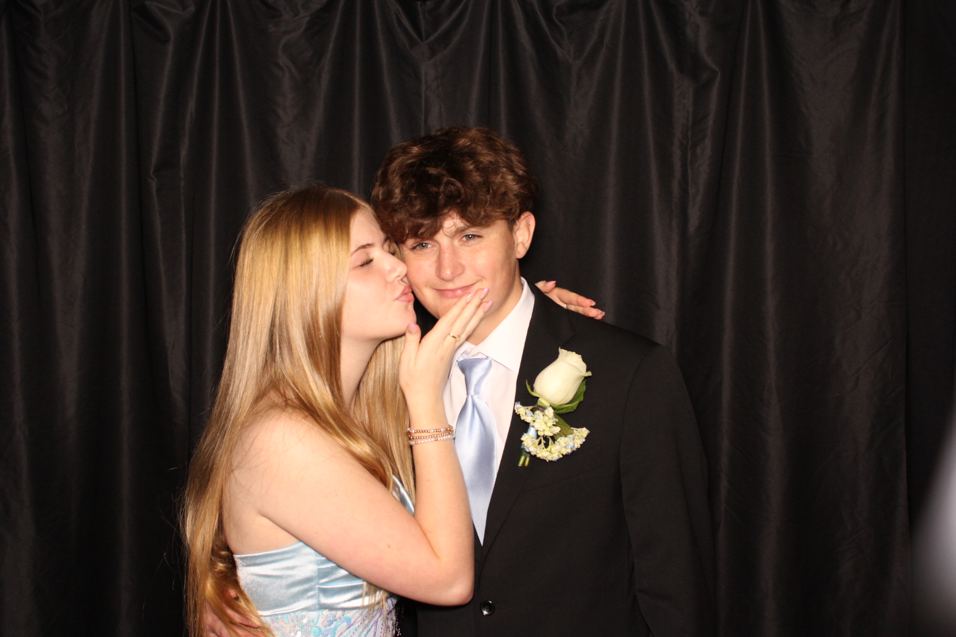DPHS Homecoming | View more photos from the event at gallery.photoboothcincy.com/u/PhotoBoothCincy/DPHS-Homecoming