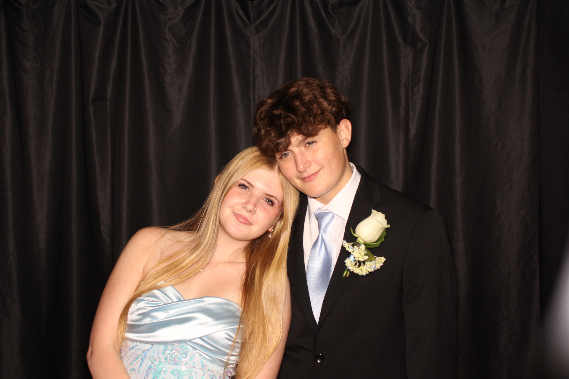 DPHS Homecoming | View more photos from the event at gallery.photoboothcincy.com/u/PhotoBoothCincy/DPHS-Homecoming