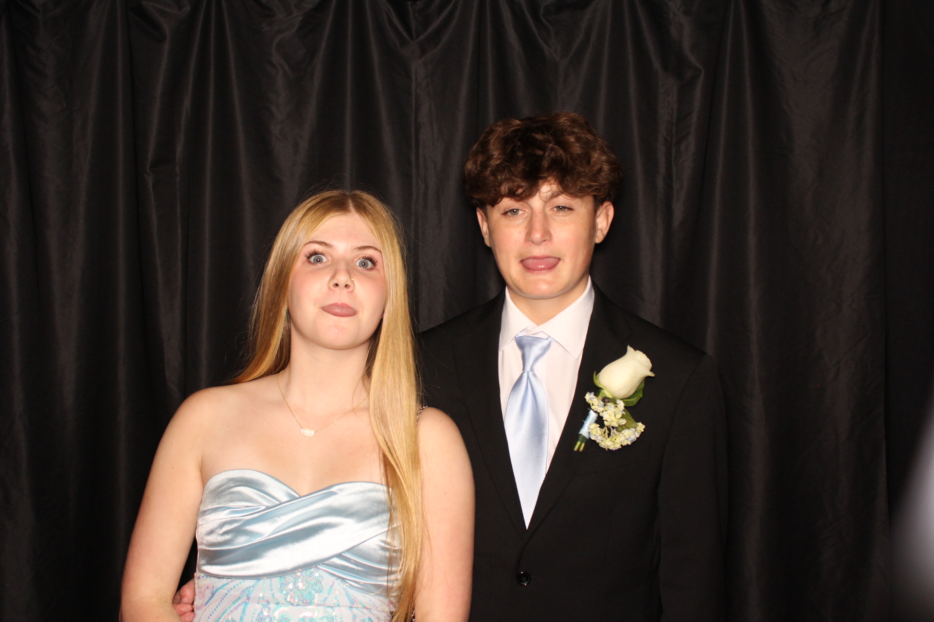 DPHS Homecoming | View more photos from the event at gallery.photoboothcincy.com/u/PhotoBoothCincy/DPHS-Homecoming