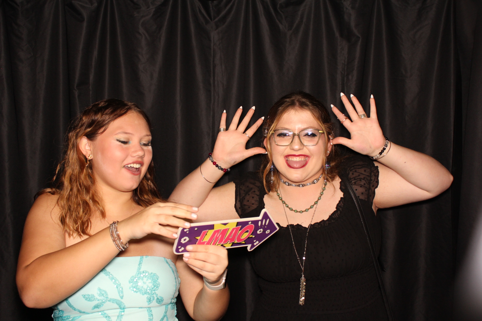 DPHS Homecoming | View more photos from the event at gallery.photoboothcincy.com/u/PhotoBoothCincy/DPHS-Homecoming